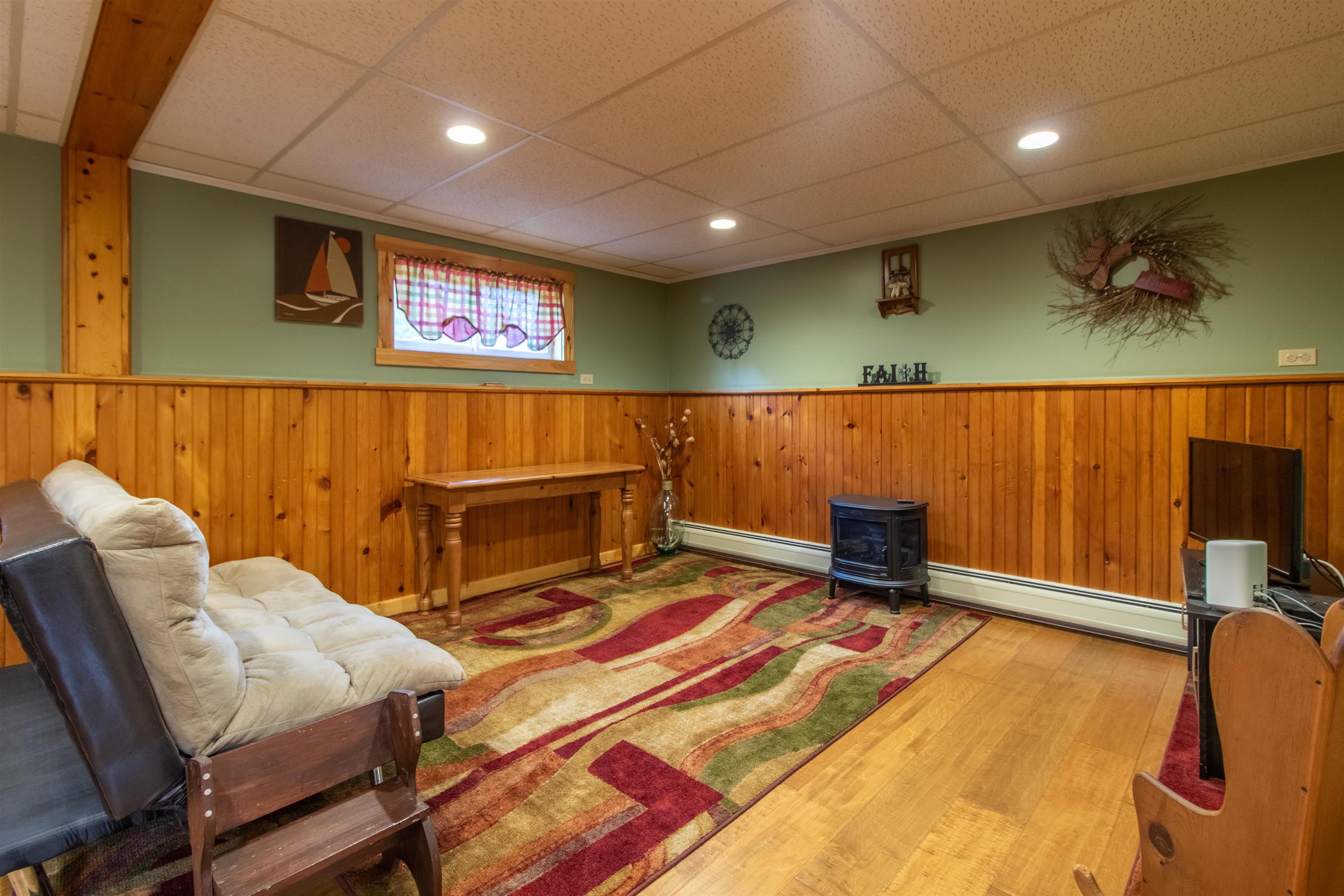 190 Lakeview Drive Property Photo 27