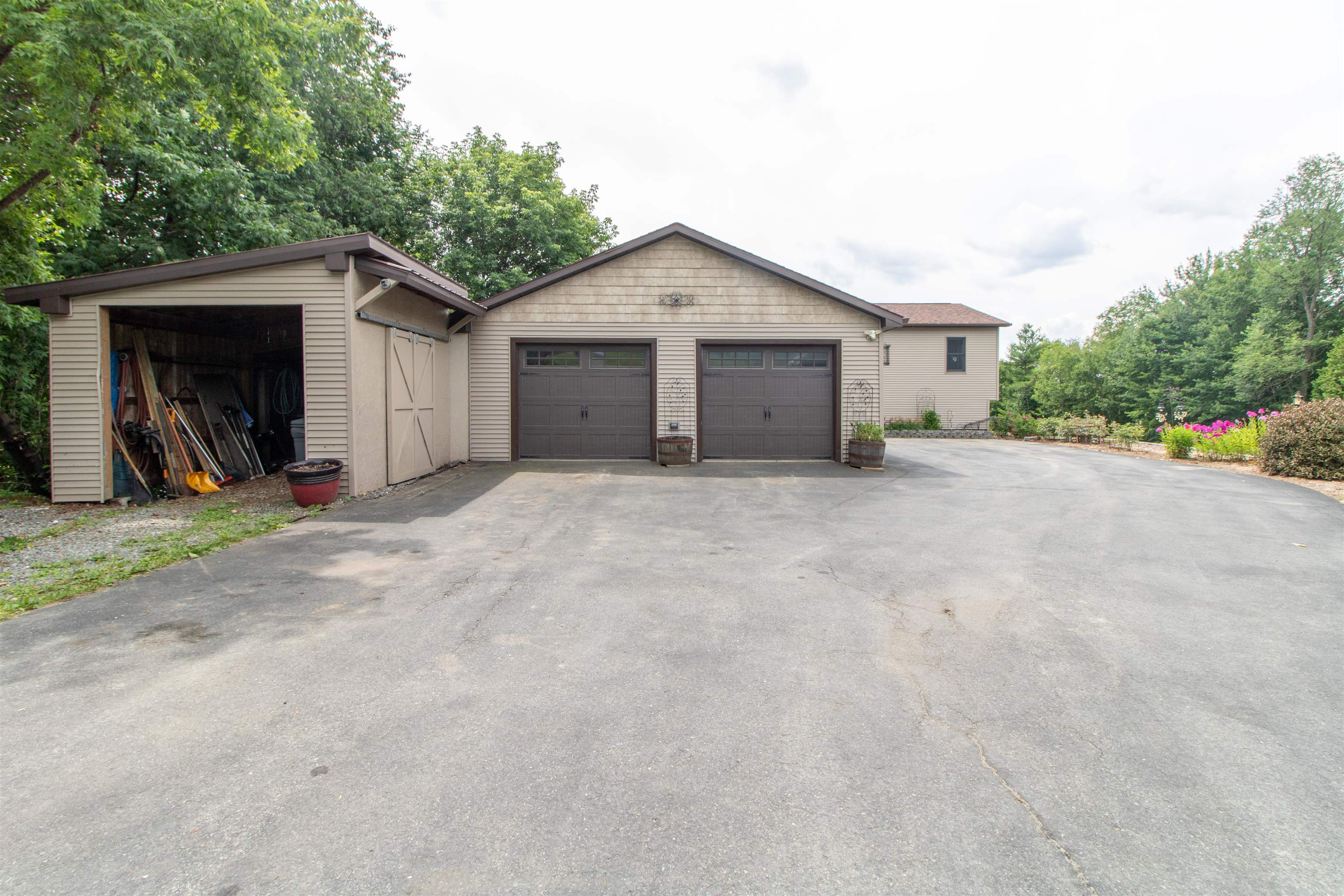 190 Lakeview Drive Property Photo 43