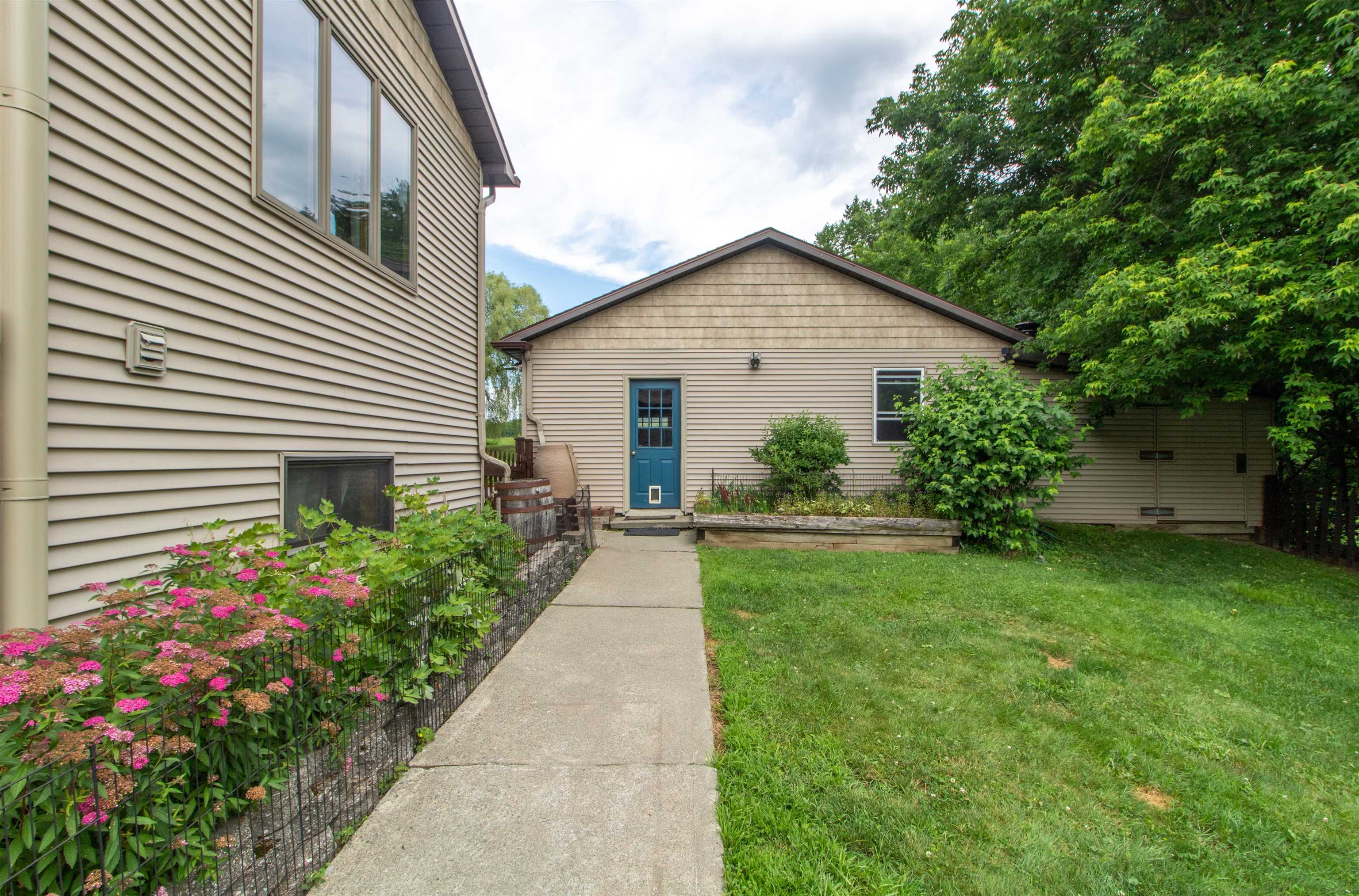 190 Lakeview Drive Property Photo 45