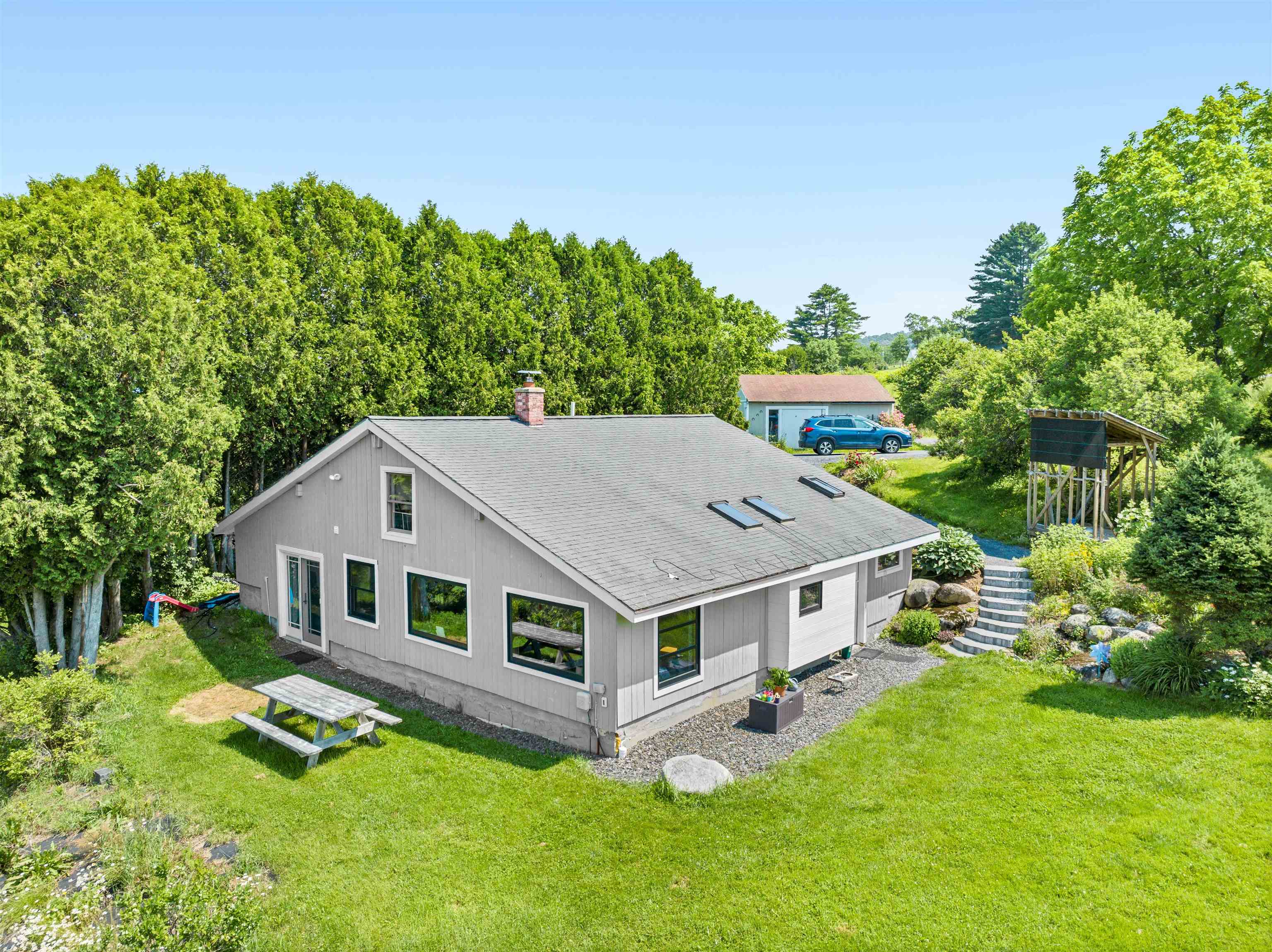 2113 Max Gray Road Property Photo 5