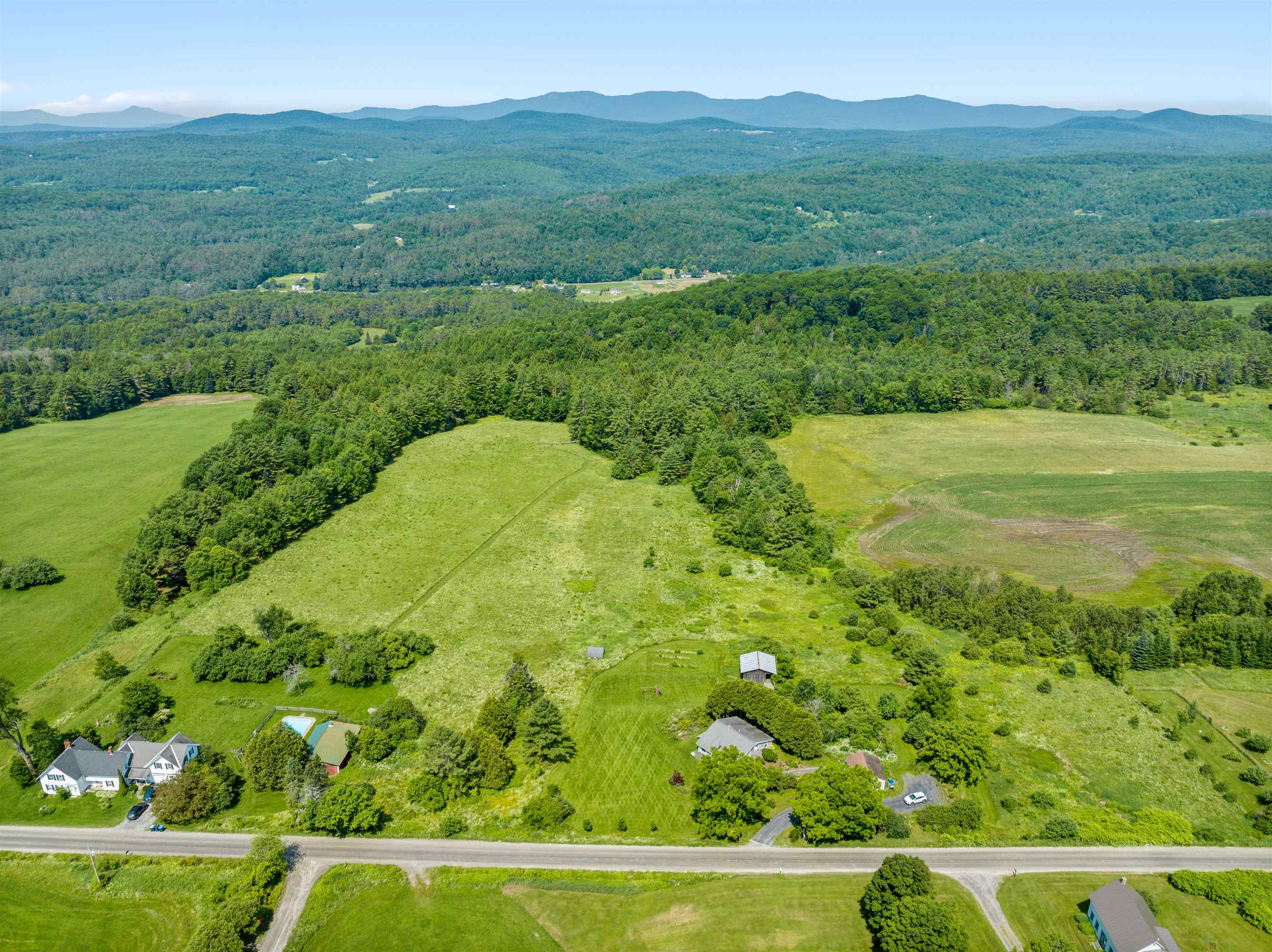 2113 Max Gray Road Property Photo 8