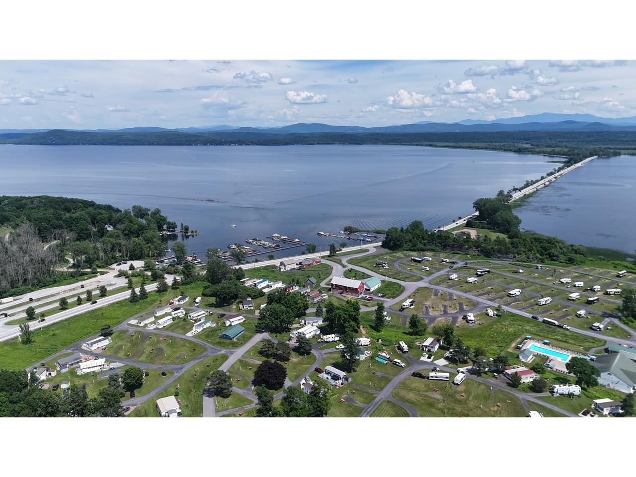 33 Island Circle Property Photo 2