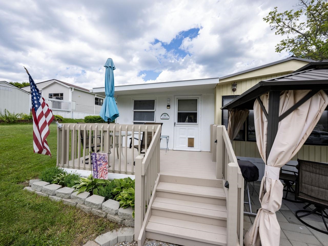 33 Island Circle Property Photo 3