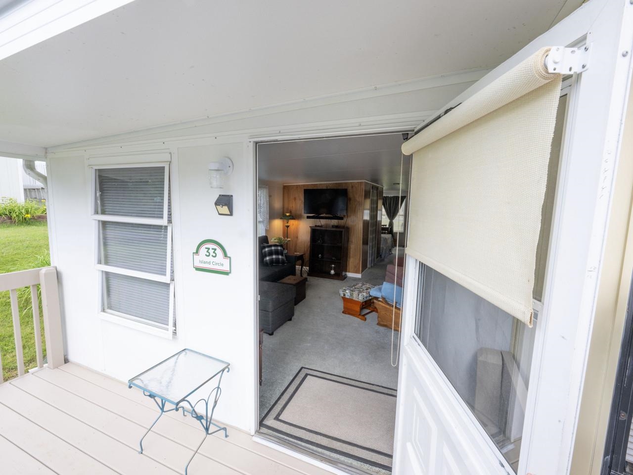 33 Island Circle Property Photo 4