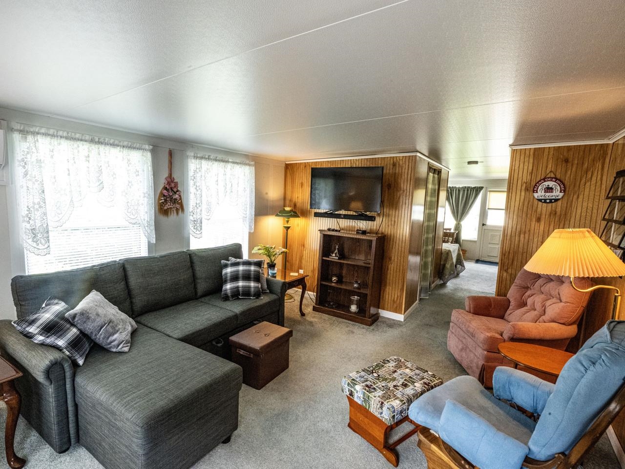 33 Island Circle Property Photo 5