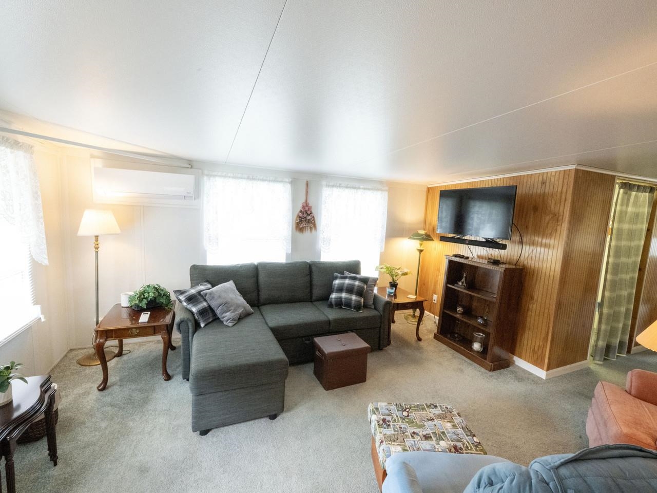 33 Island Circle Property Photo 6