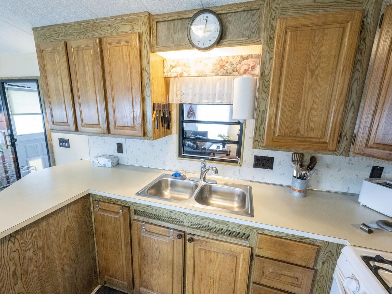 33 Island Circle Property Photo 11