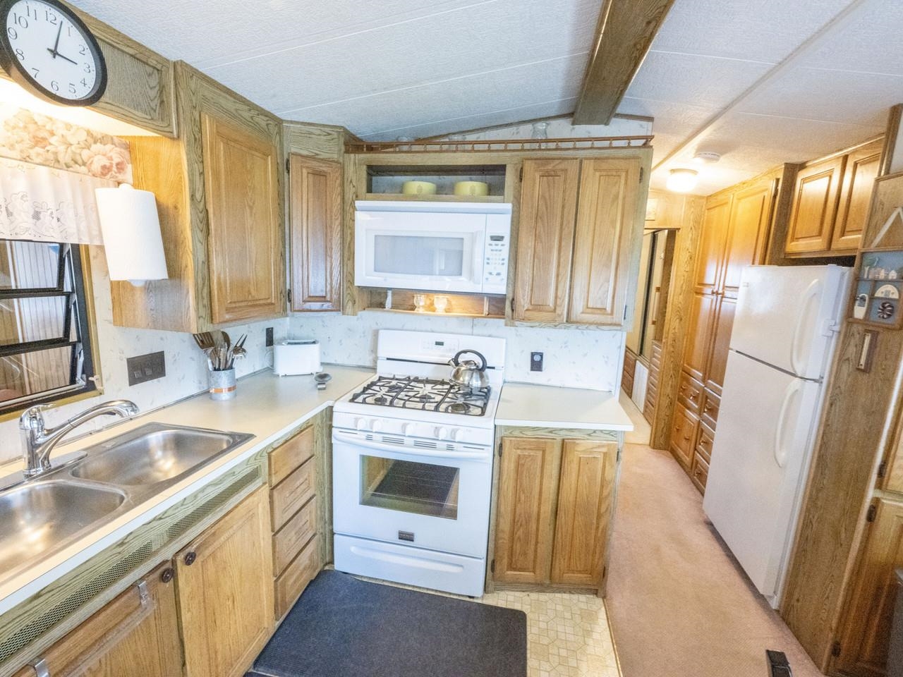 33 Island Circle Property Photo 12