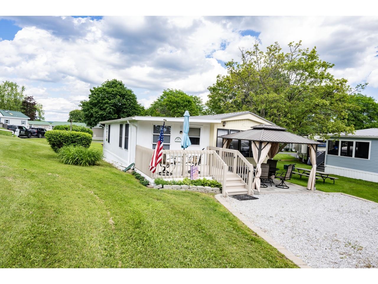 33 Island Circle Property Photo 41