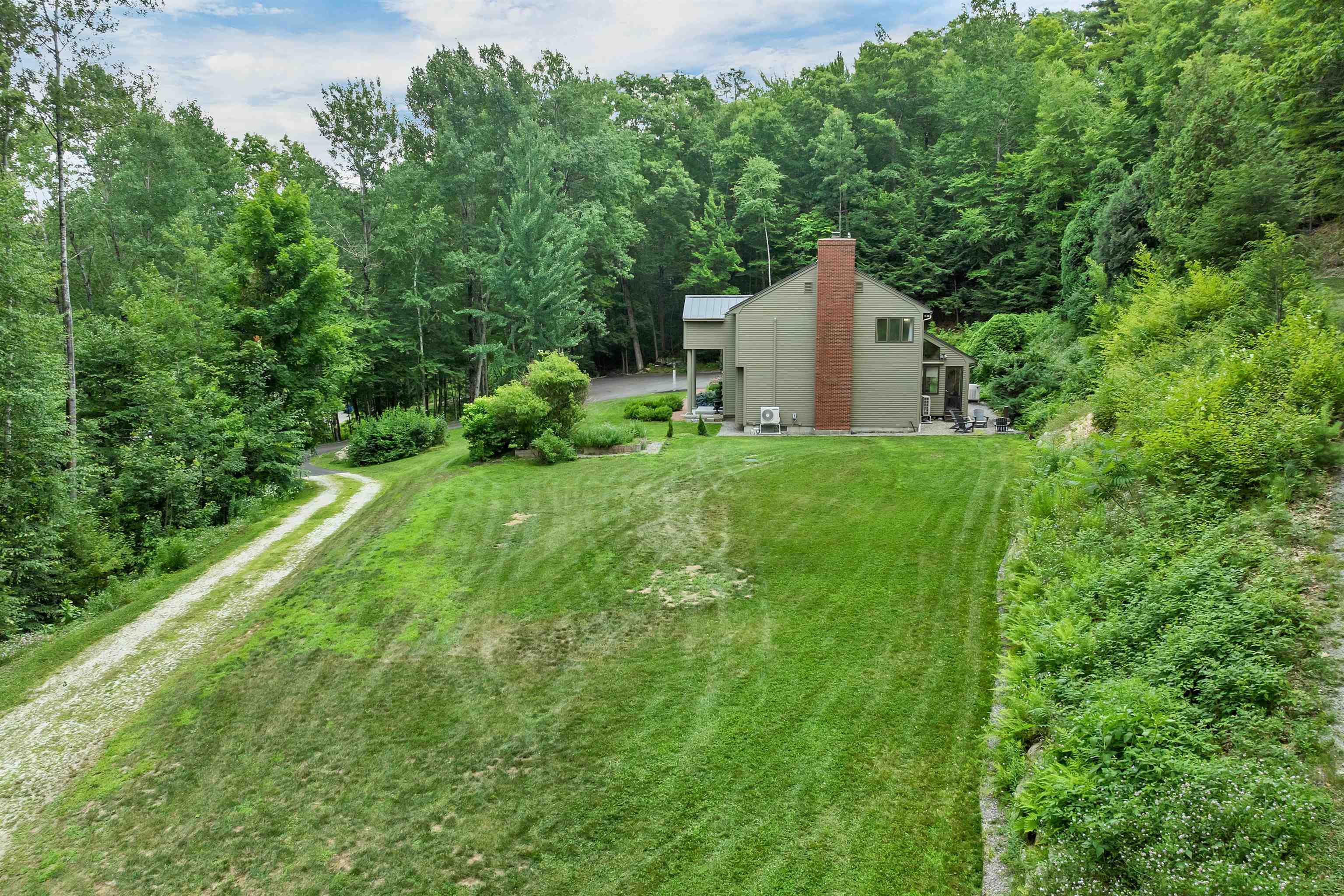 8 West Gate Drive Property Photo 3