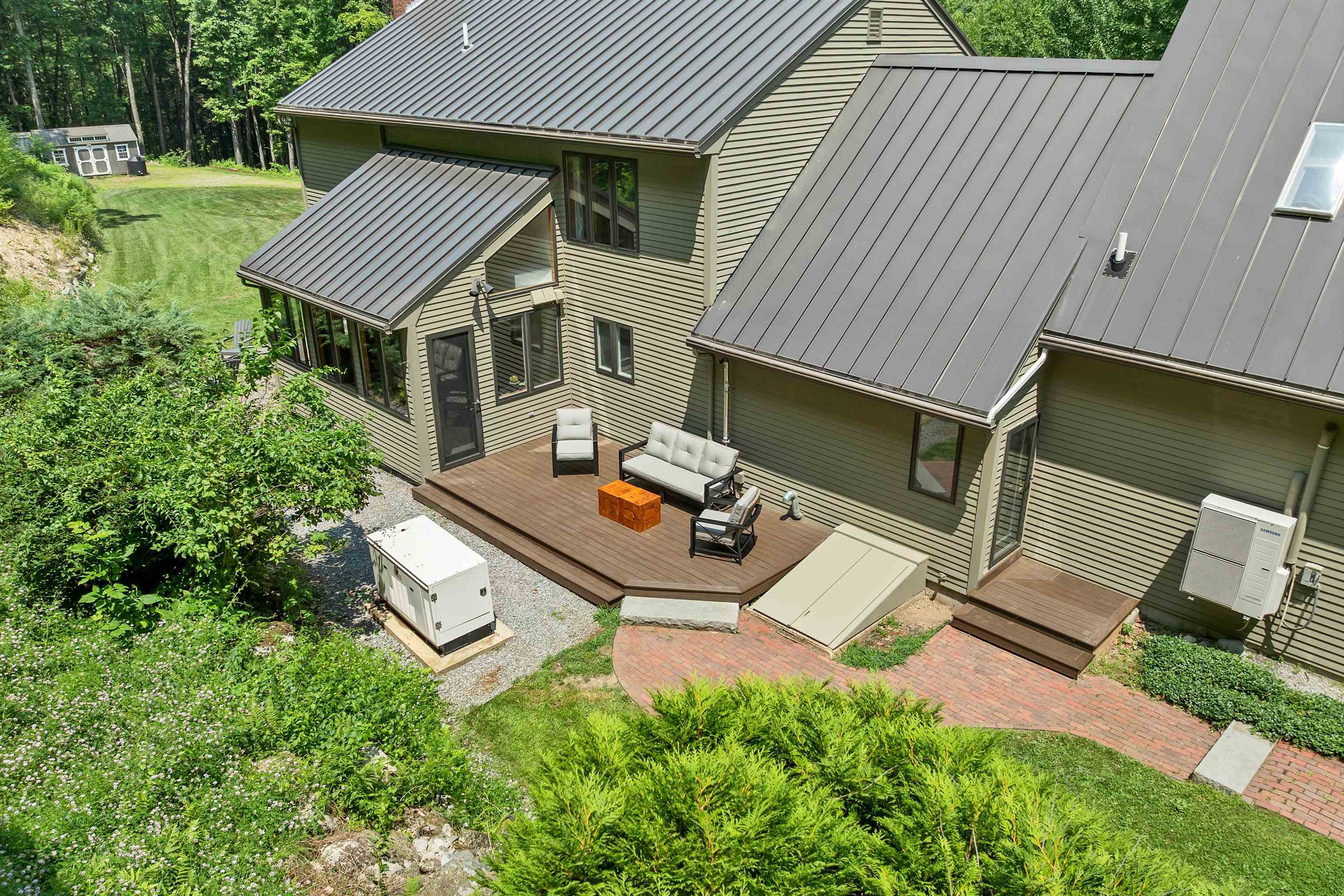 8 West Gate Drive Property Photo 5