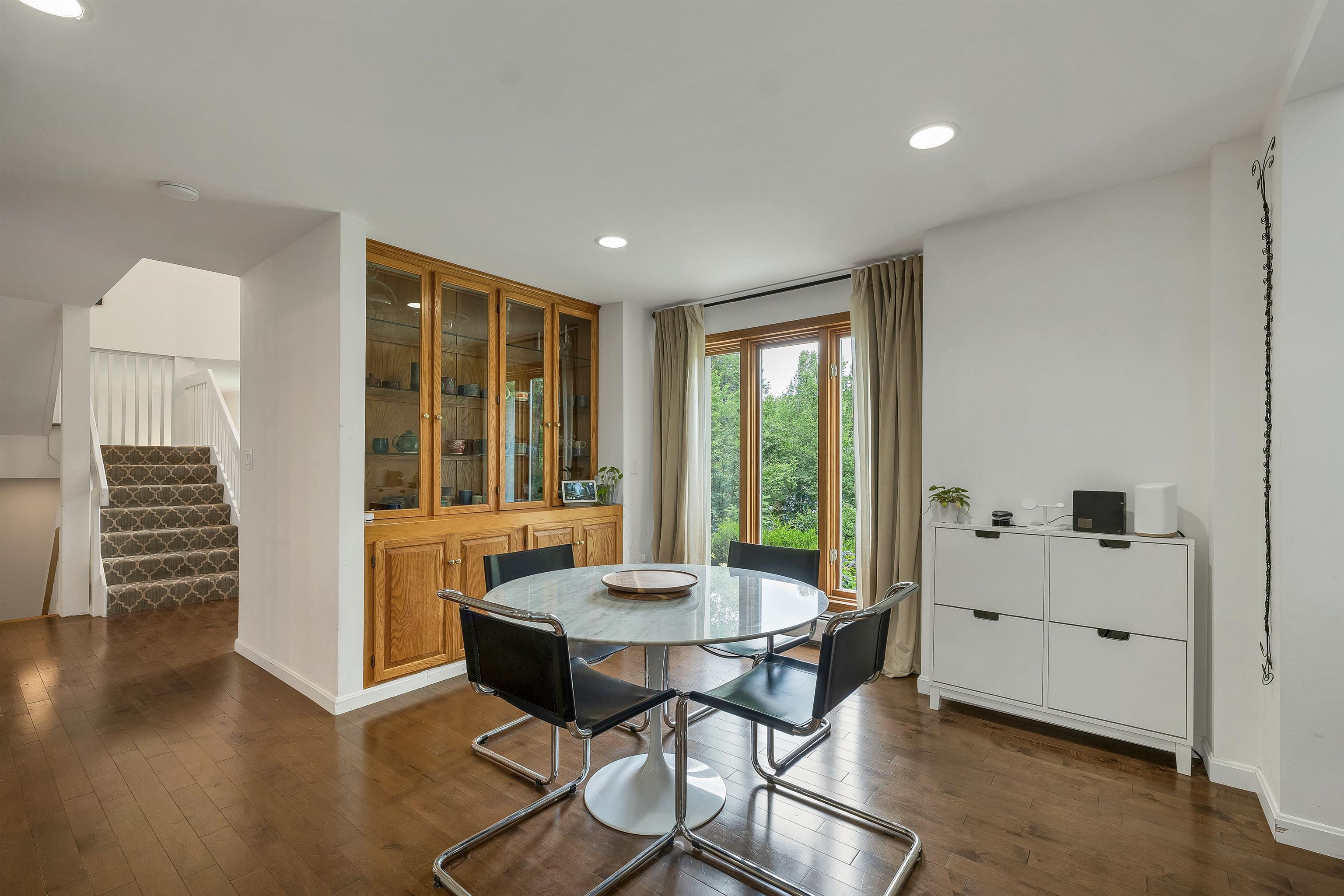 8 West Gate Drive Property Photo 10