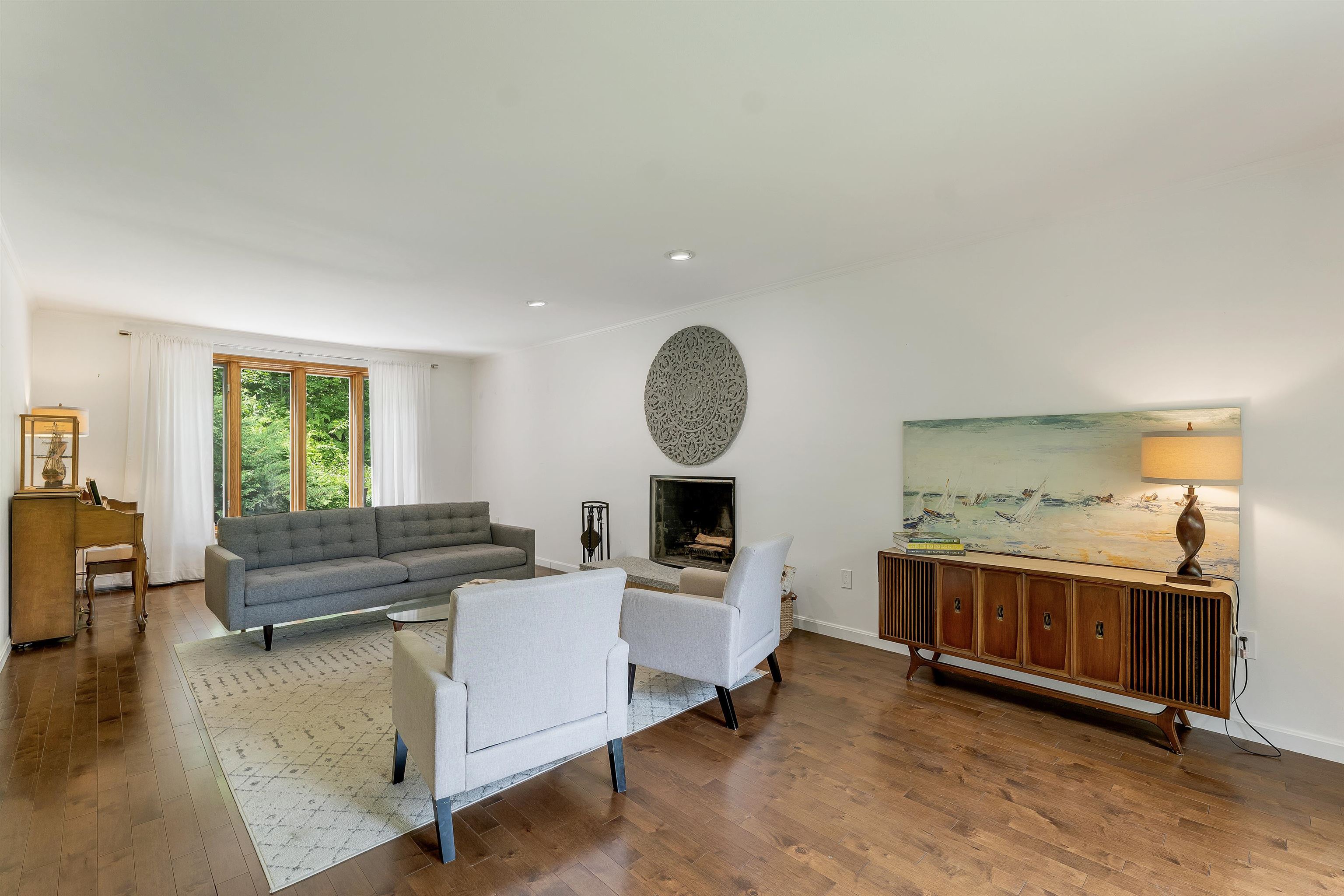 8 West Gate Drive Property Photo 15