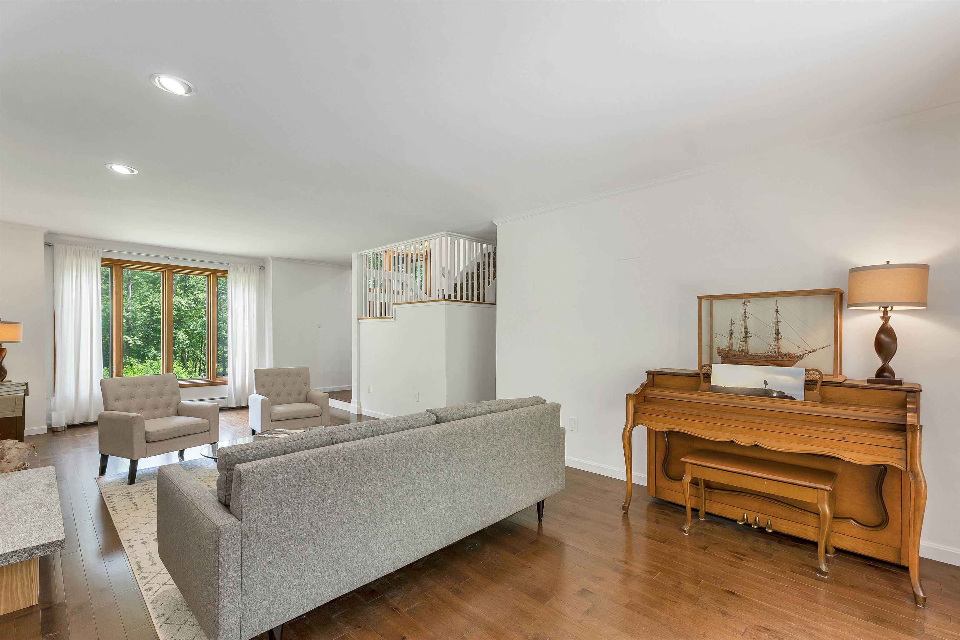 8 West Gate Drive Property Photo 18