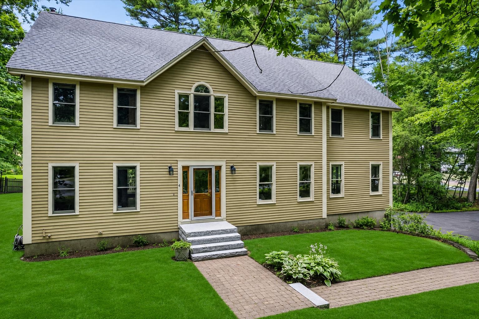 4 Berge Lane Property Photo 1