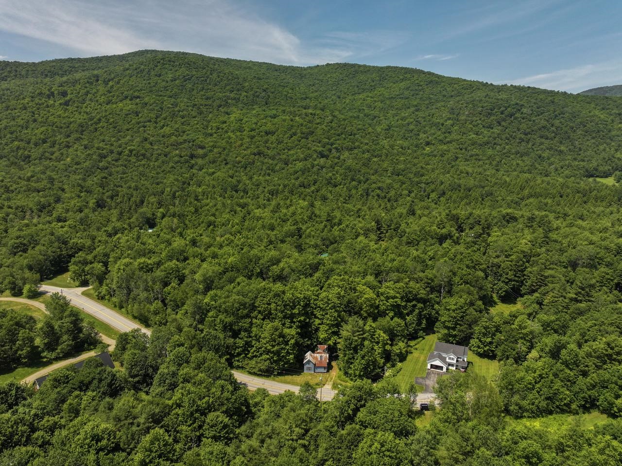 9562 Main Road Property Photo 2