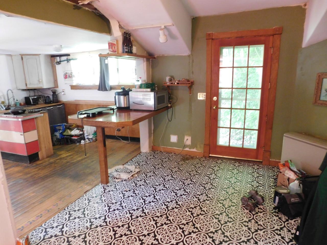 9562 Main Road Property Photo 3