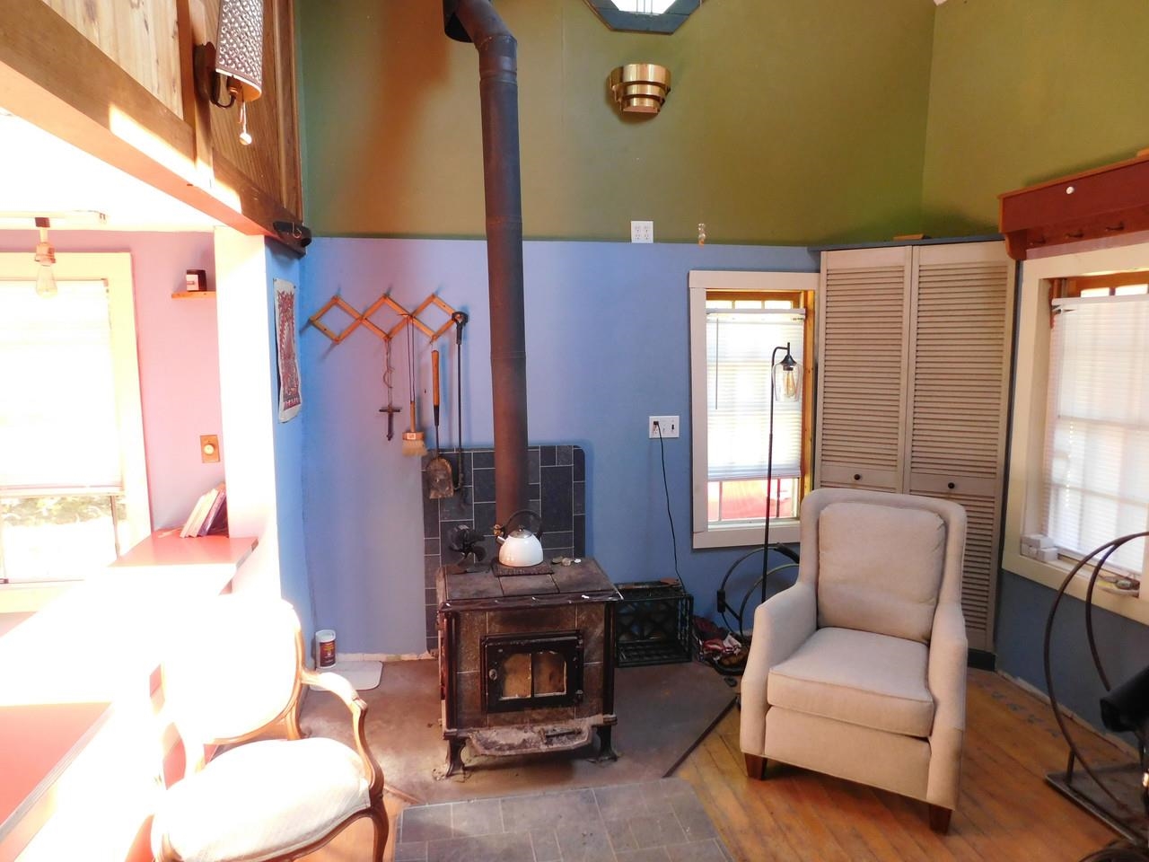 9562 Main Road Property Photo 7
