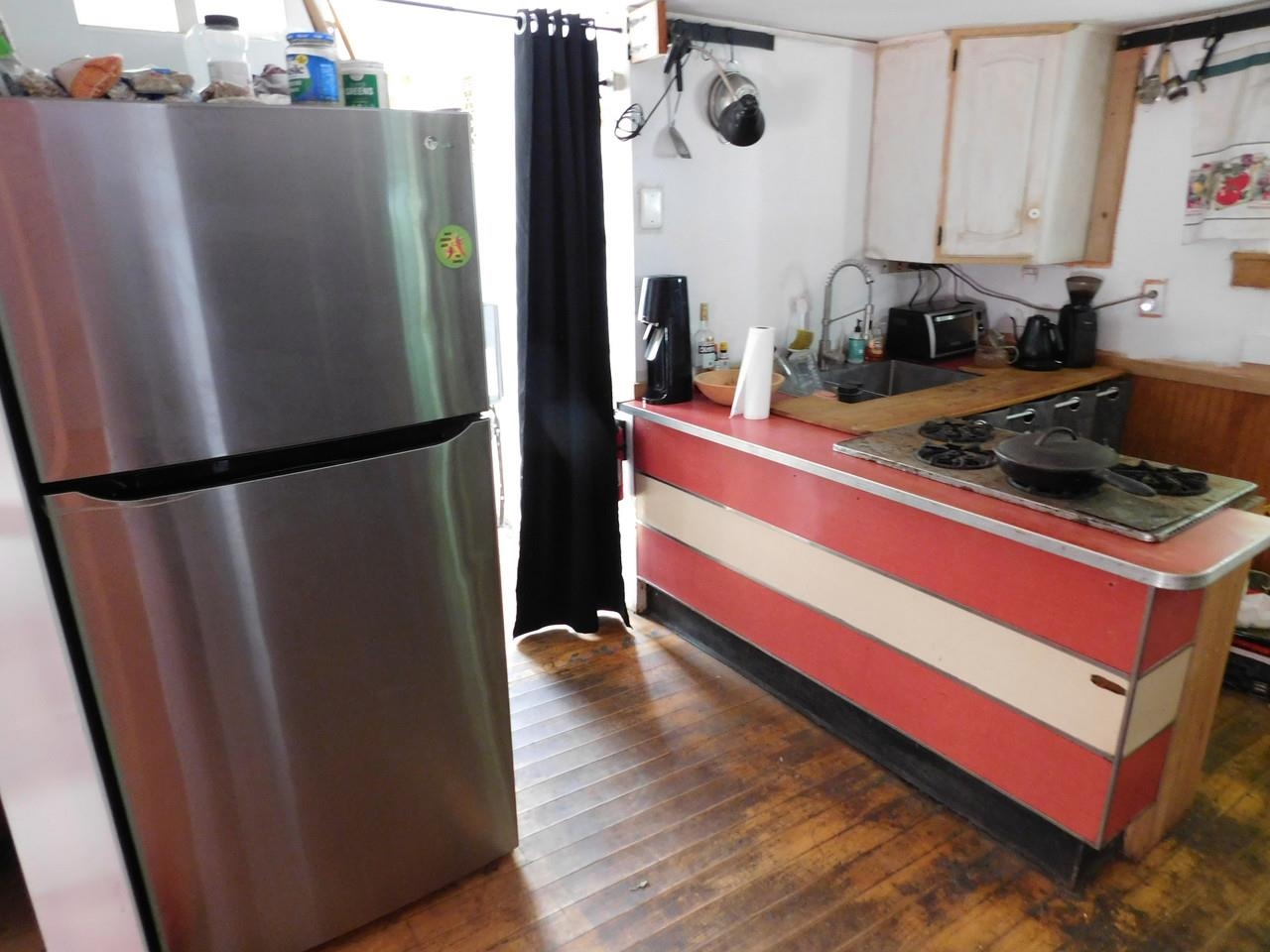 9562 Main Road Property Photo 8