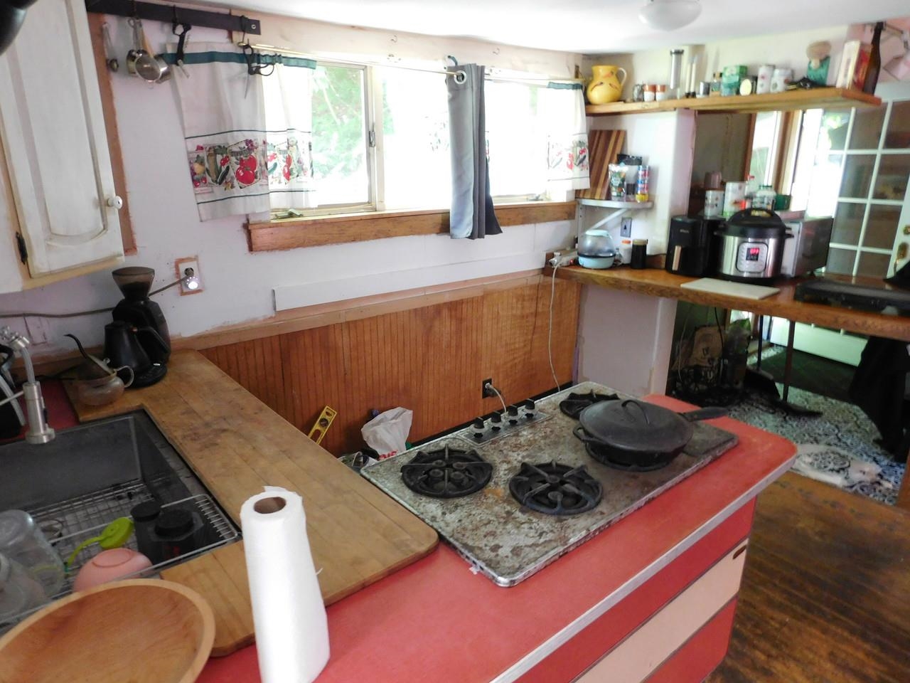 9562 Main Road Property Photo 11