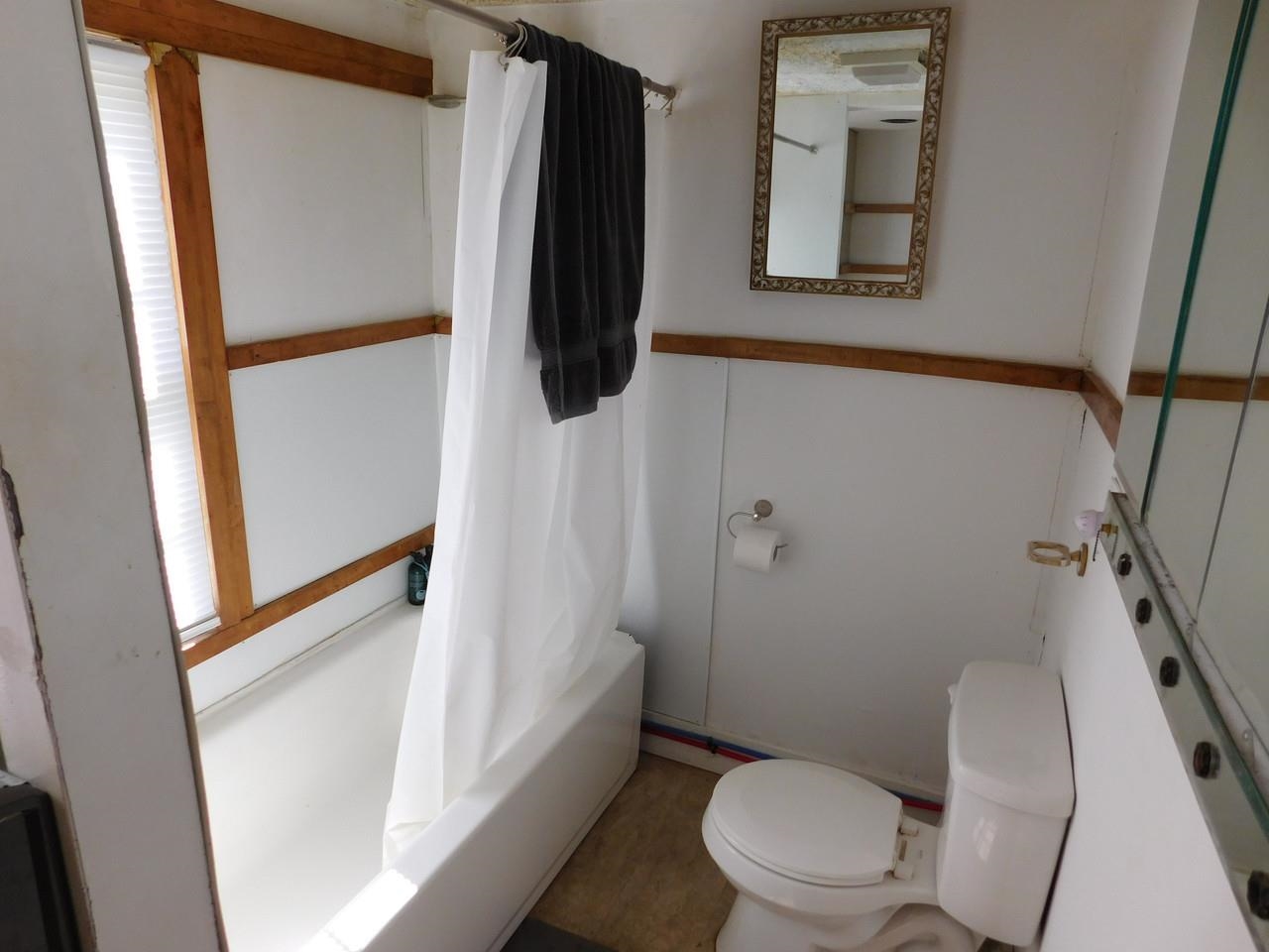 9562 Main Road Property Photo 12