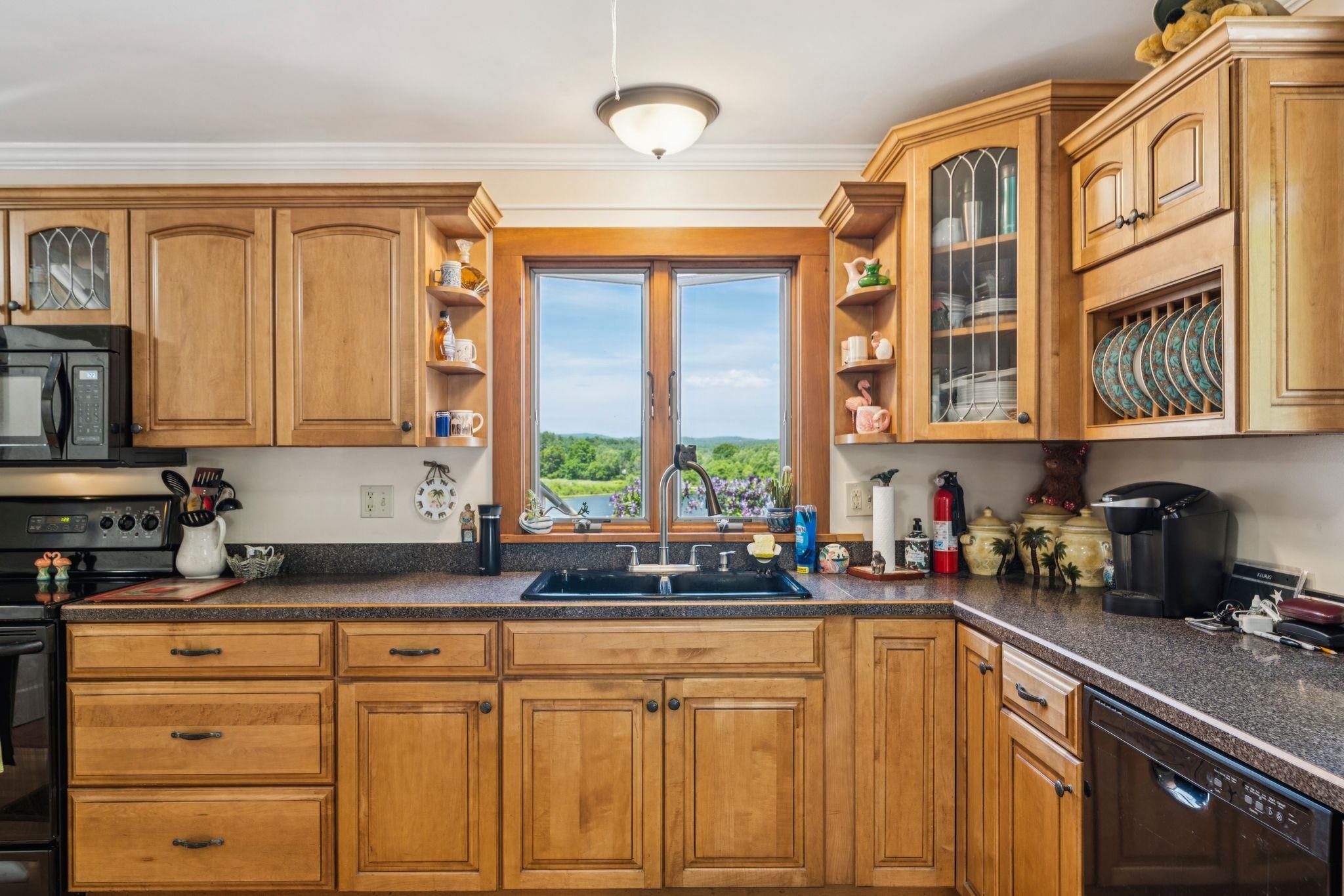 6 Pine Street Property Photo 5