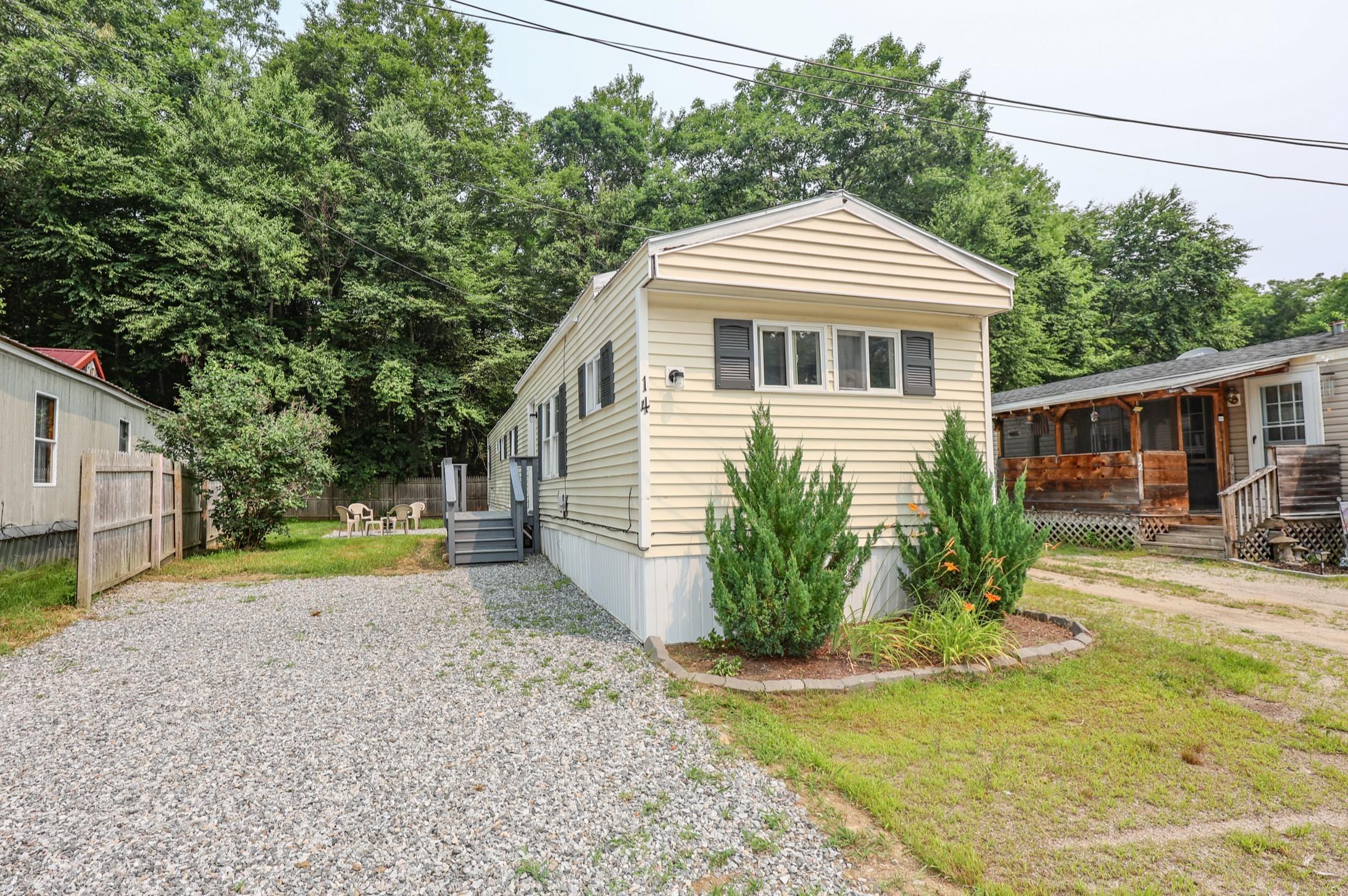 14 Christmas Tree Park Property Photo 2