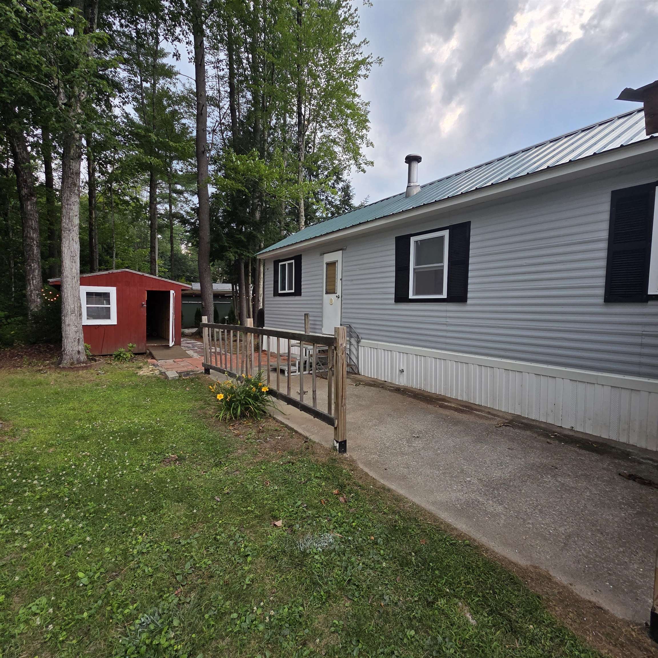 26 Blue Jay Court Property Photo 3