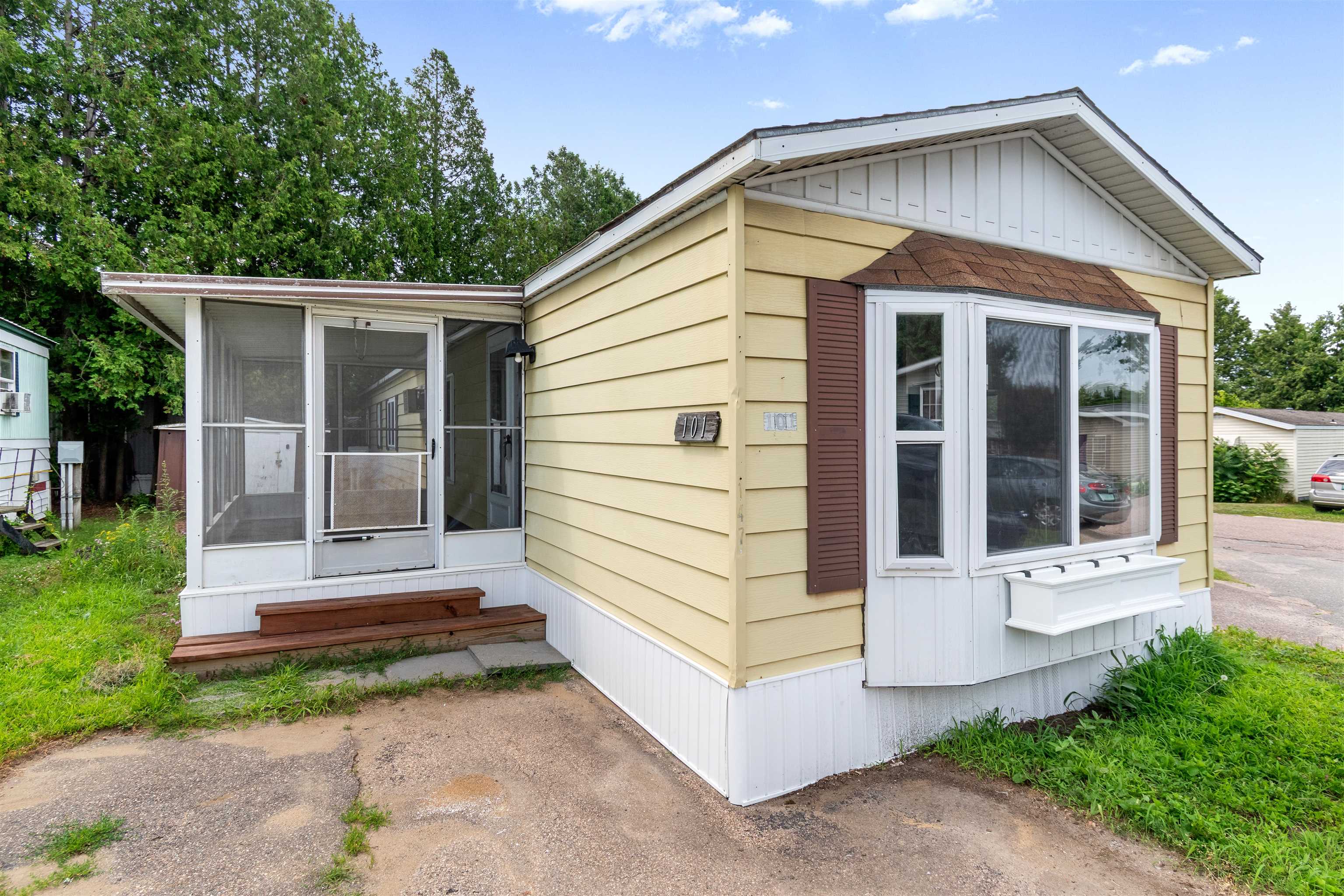 101 6th Street Property Photo 1