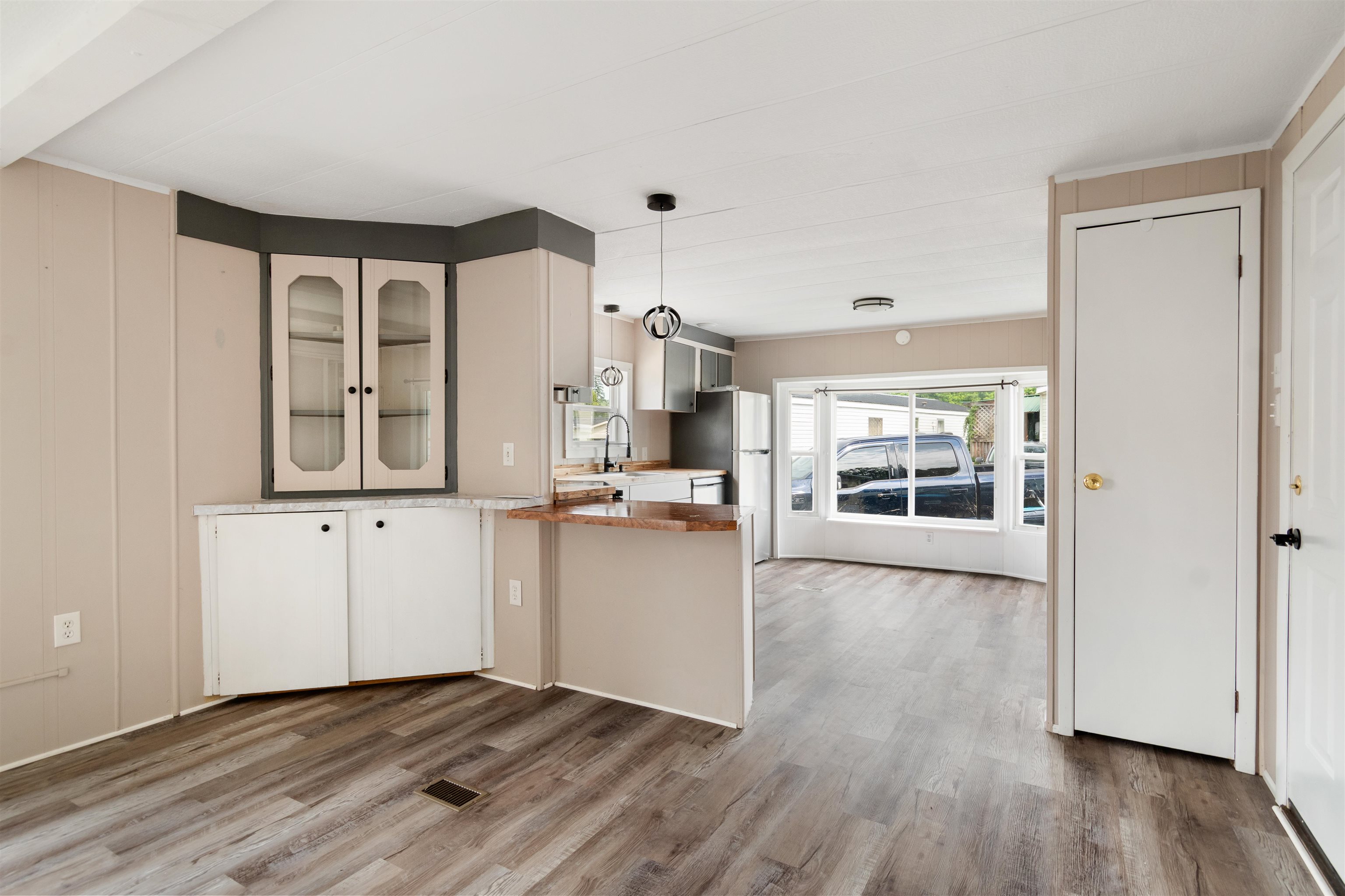 101 6th Street Property Photo 5