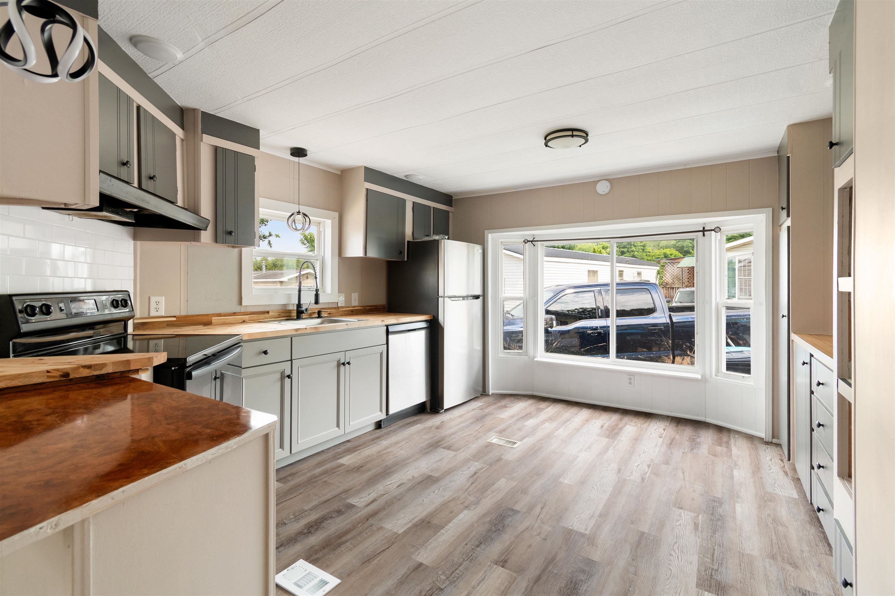 101 6th Street Property Photo 8