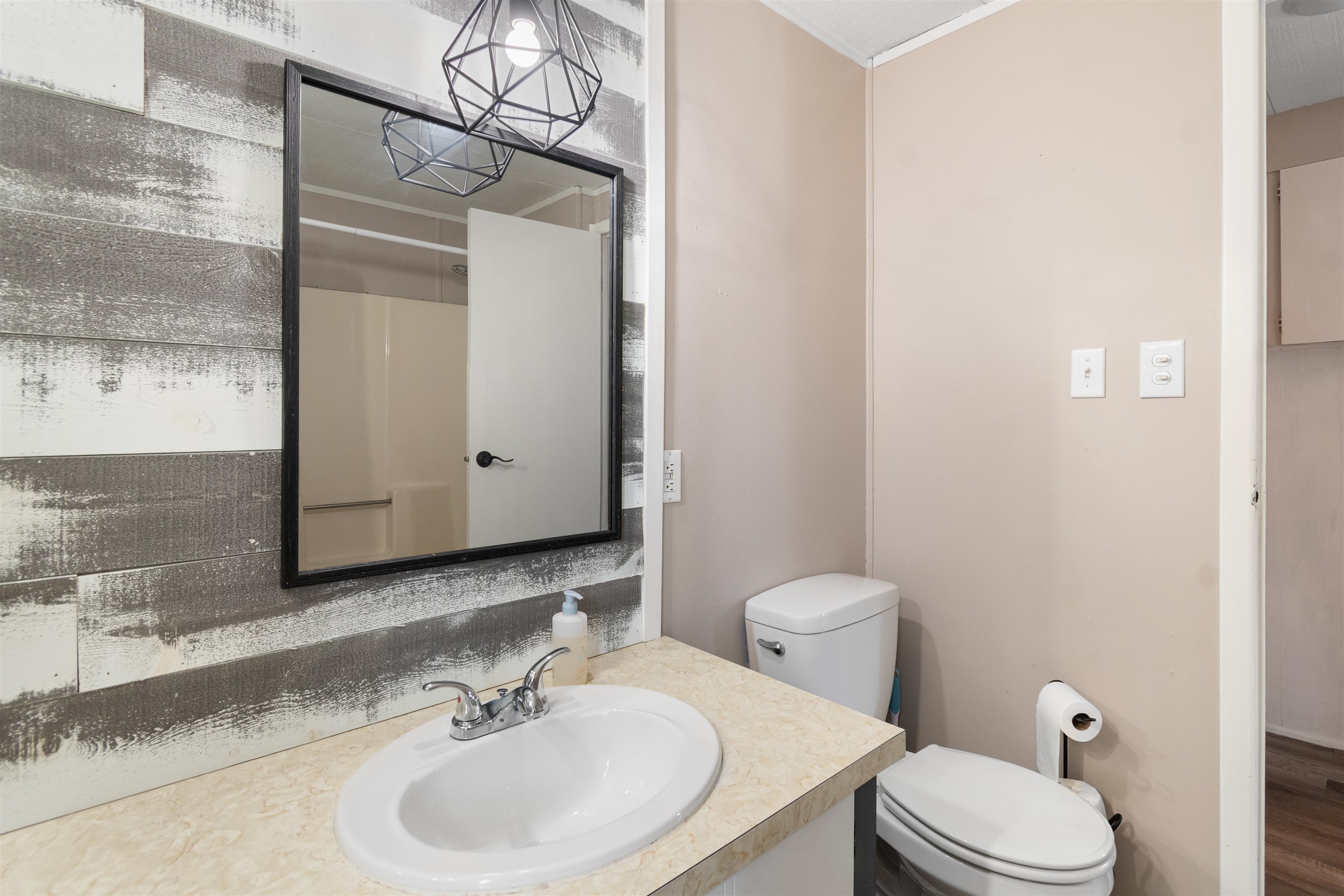 101 6th Street Property Photo 17