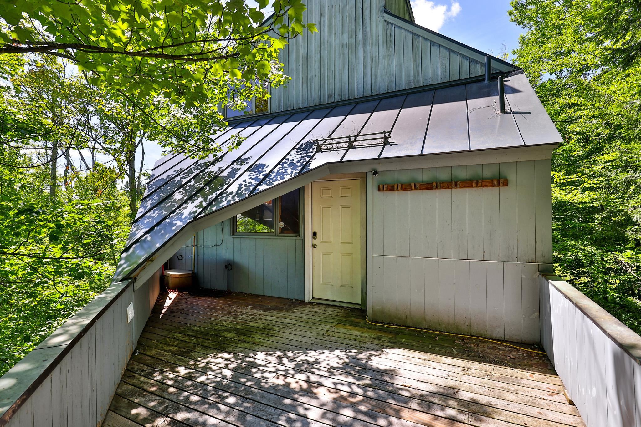 106 Upper Loop Property Photo 1