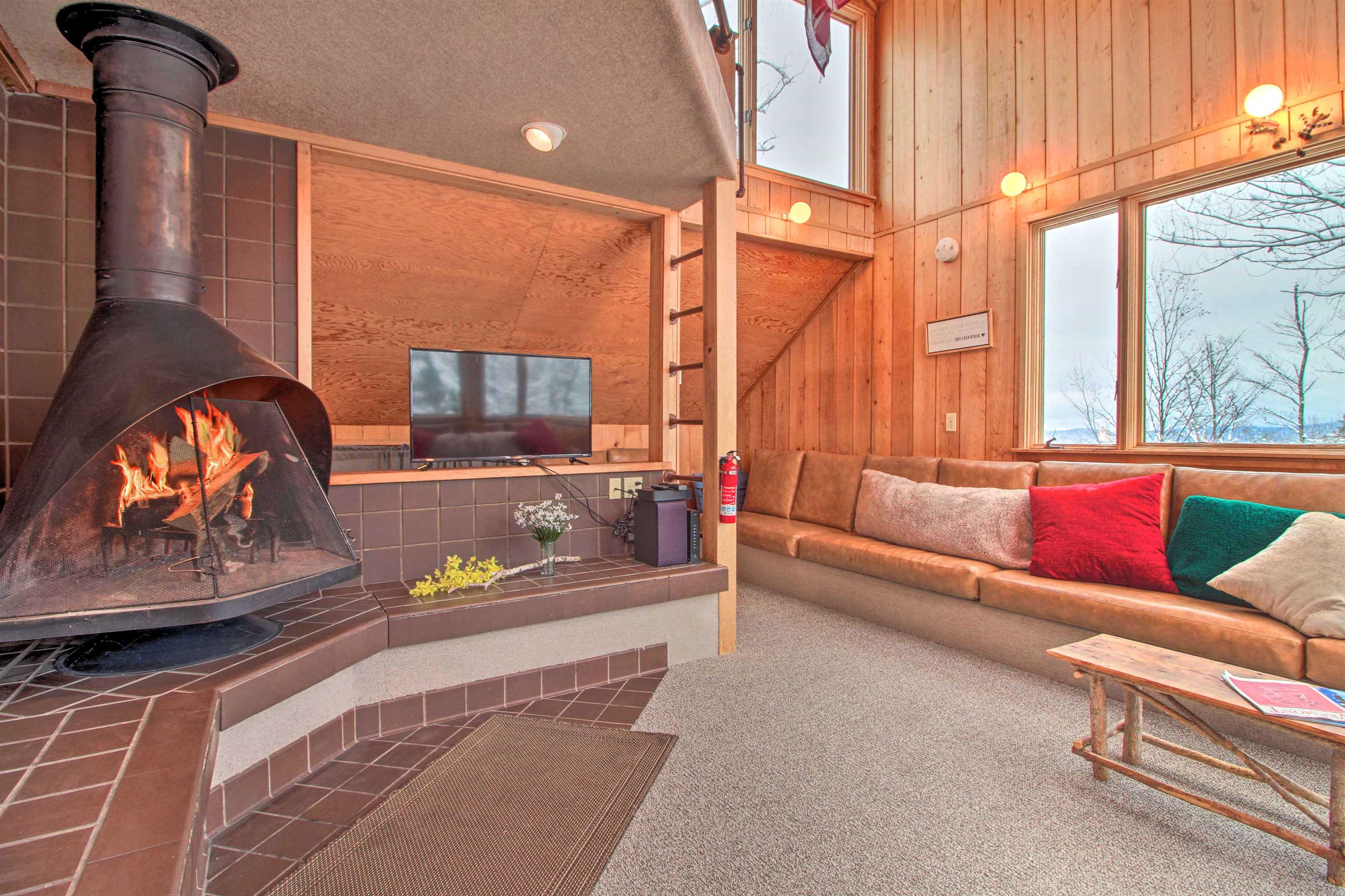 106 Upper Loop Property Photo 5