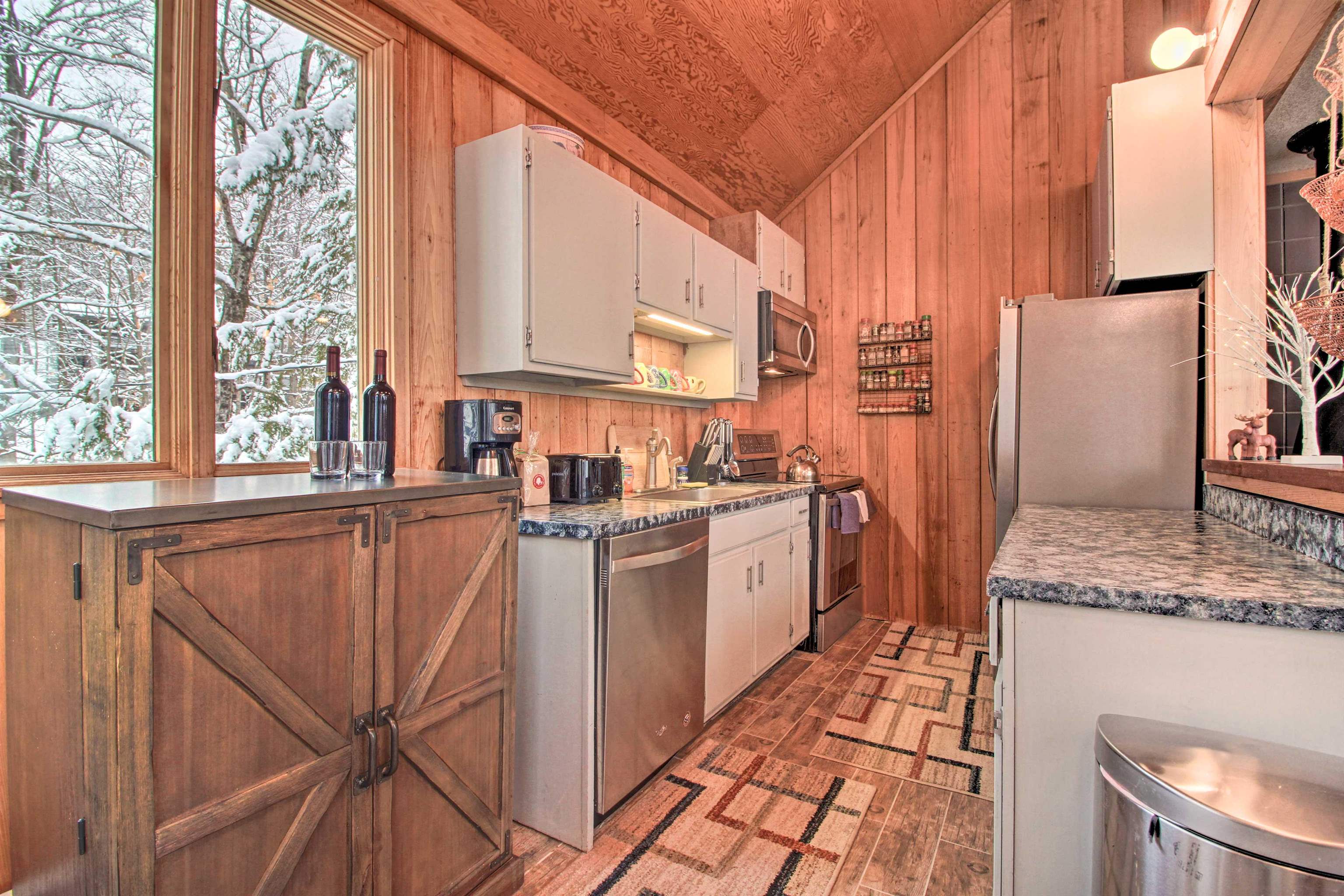106 Upper Loop Property Photo 8