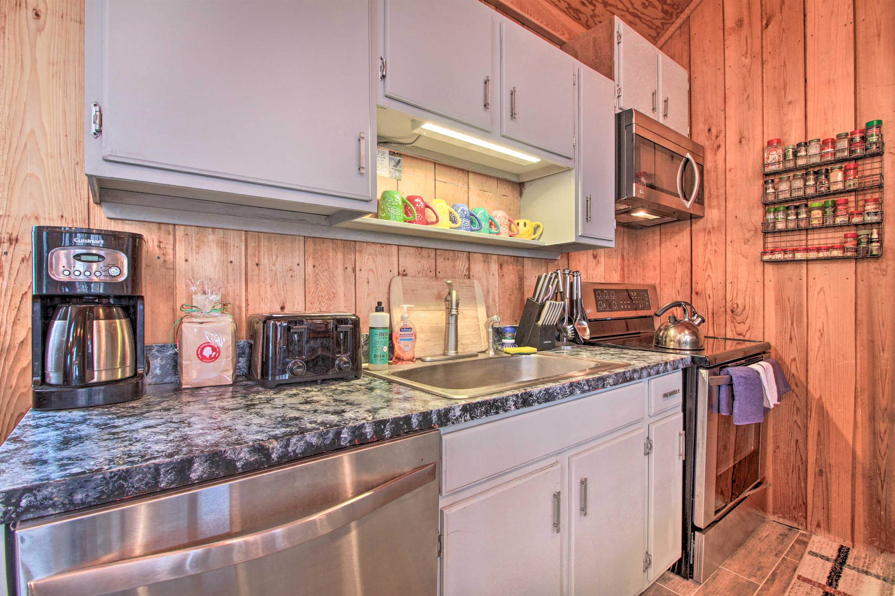 106 Upper Loop Property Photo 9