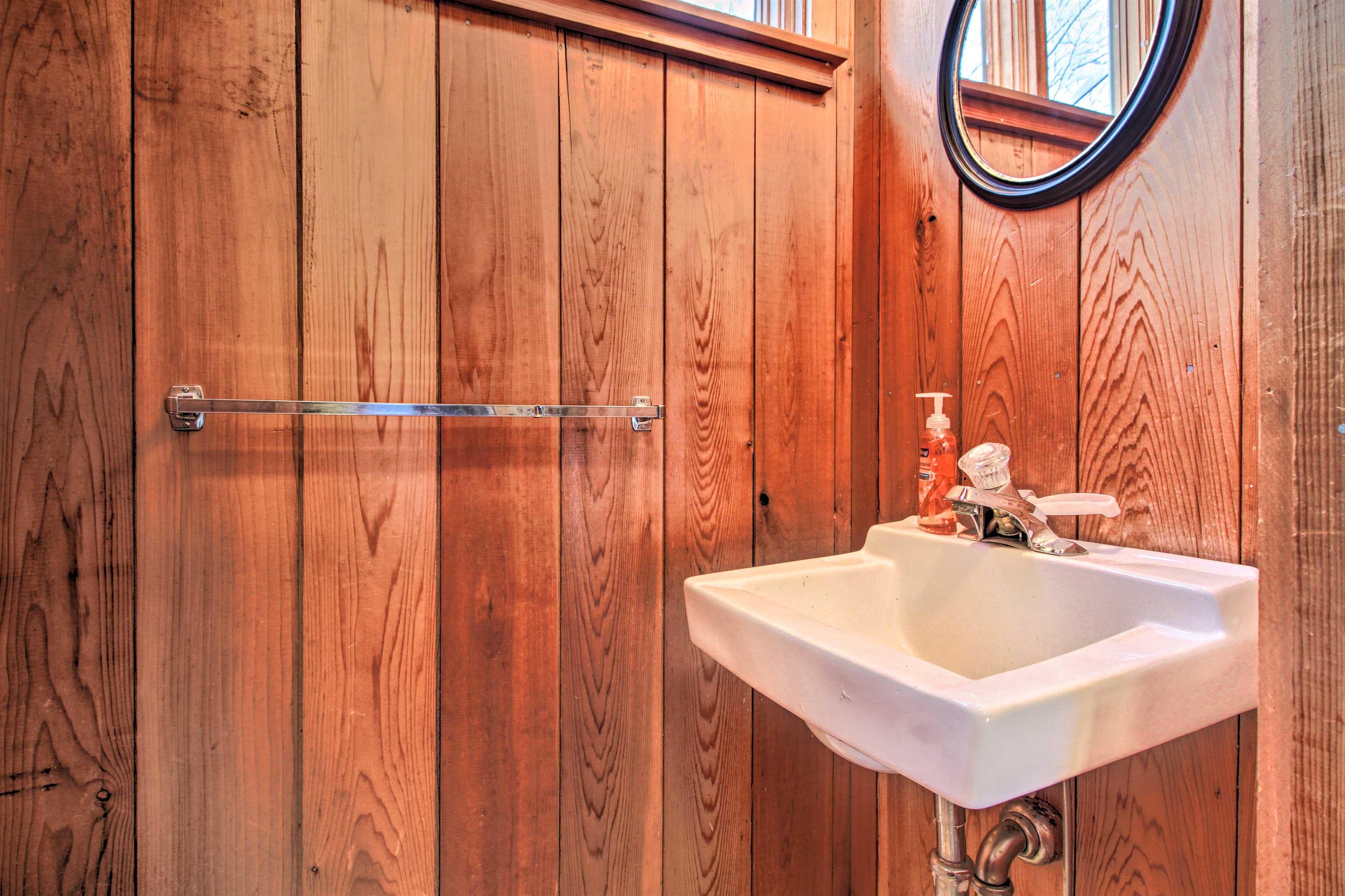 106 Upper Loop Property Photo 27