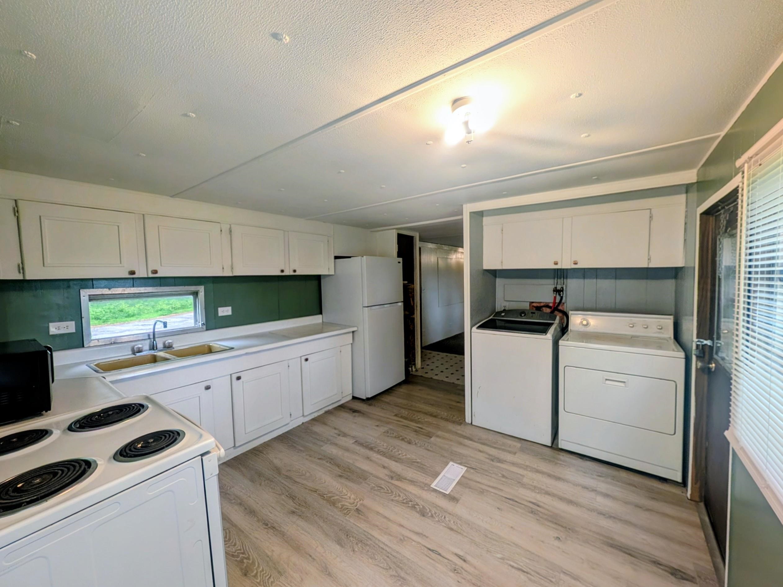 2 Lower Landing Park Property Photo 9