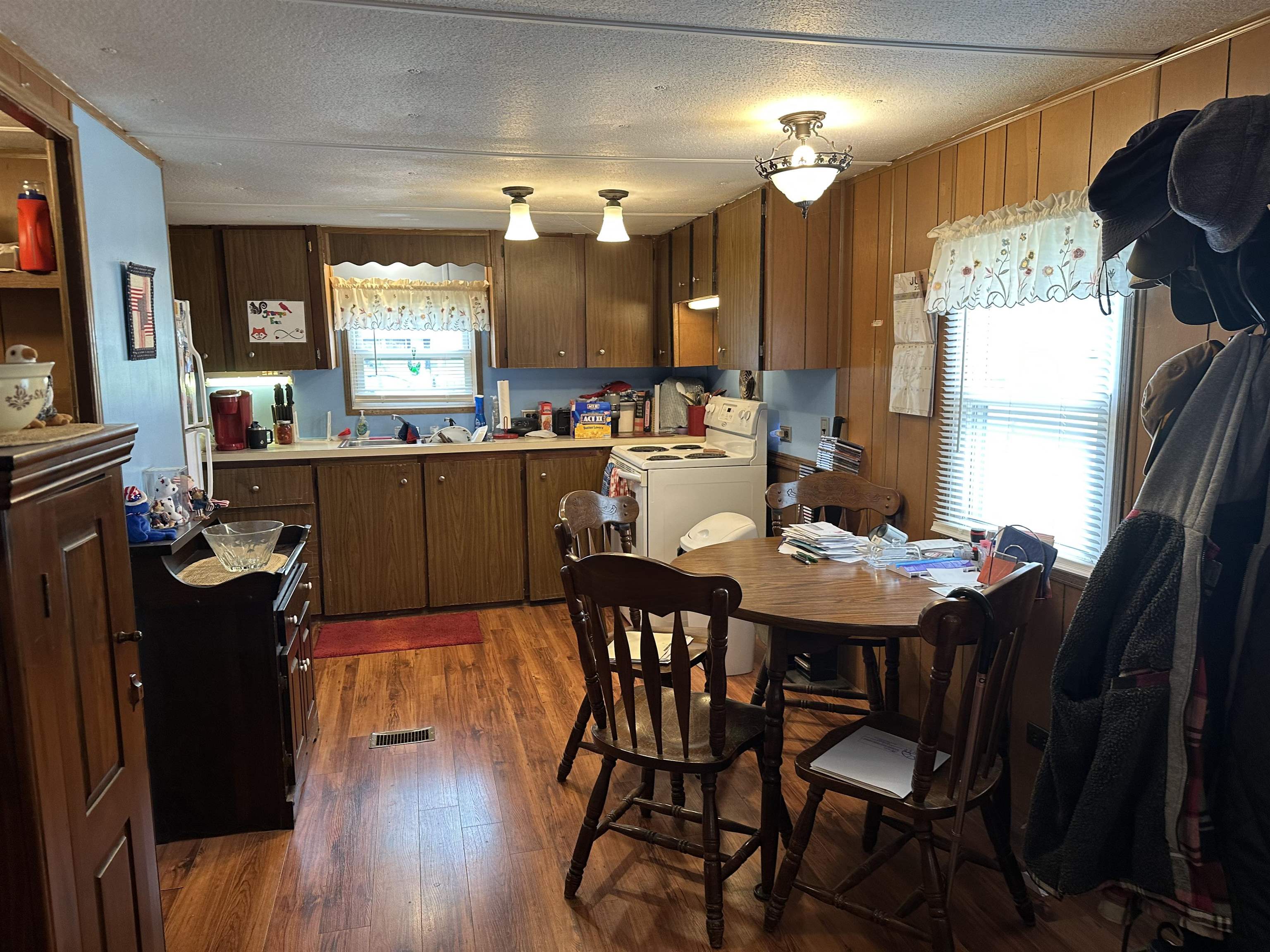 10 Woodland Park Property Photo 11