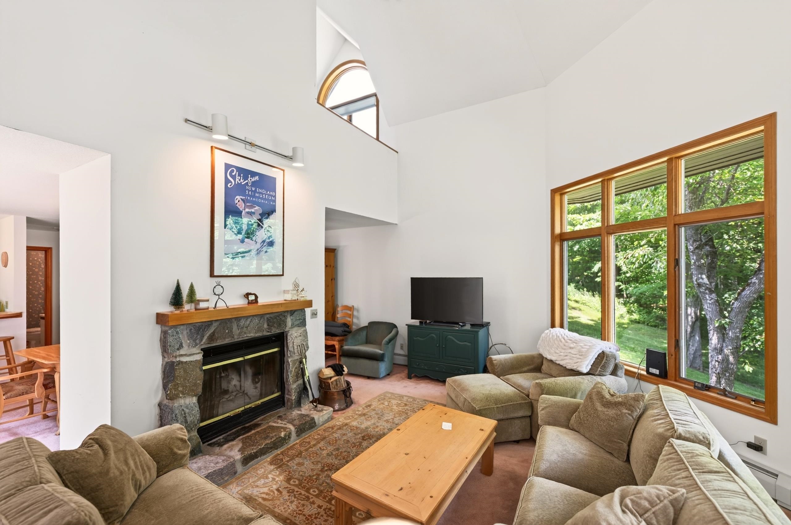 11 Dutchman Lane Property Photo 2
