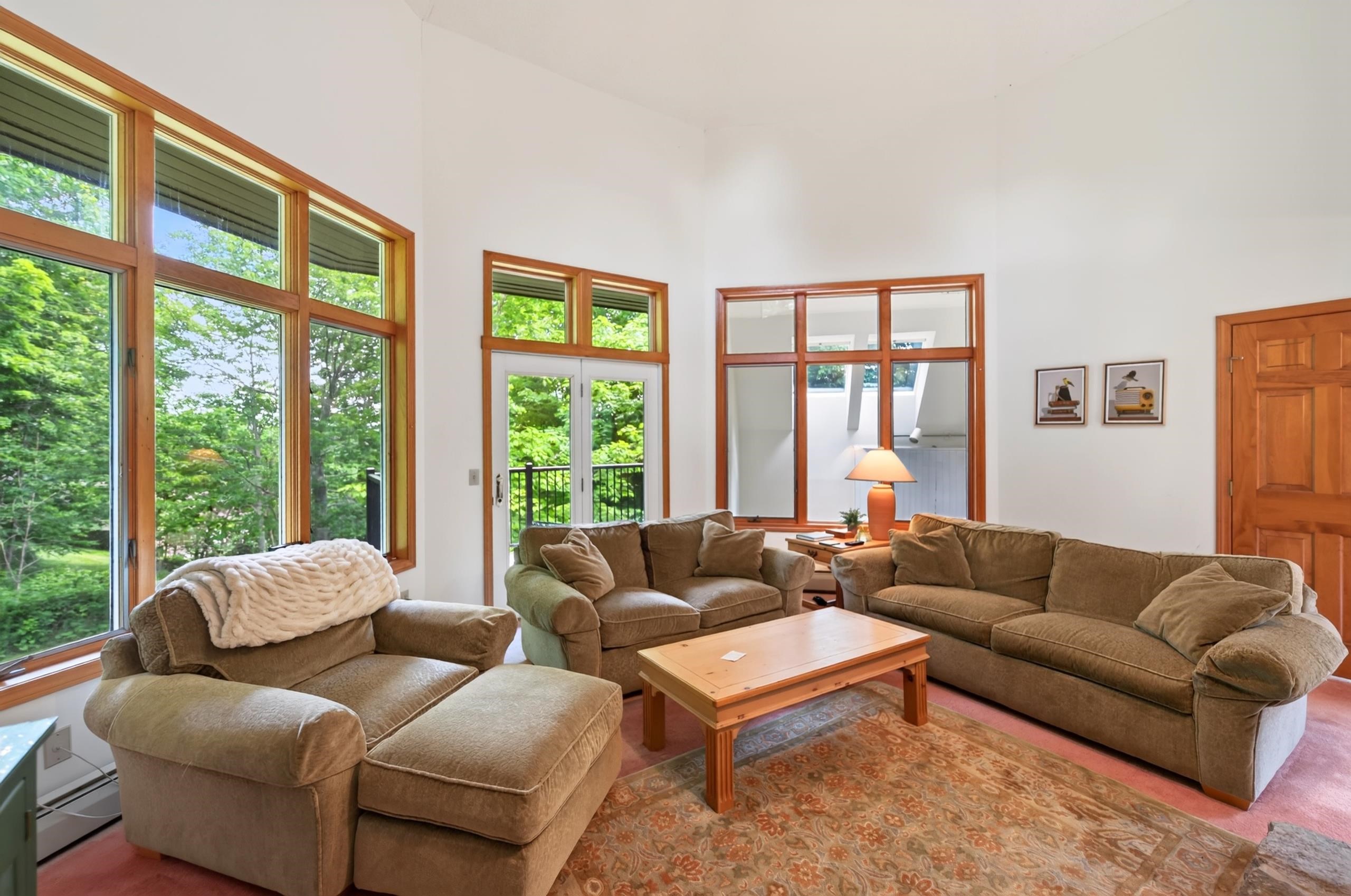 11 Dutchman Lane Property Photo 3
