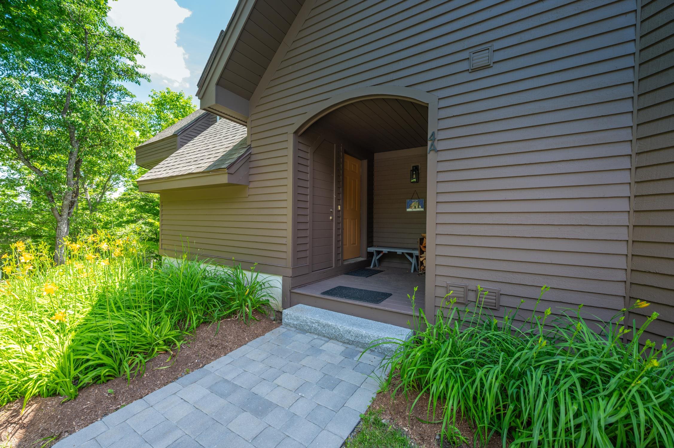 11 Dutchman Lane Property Photo 21