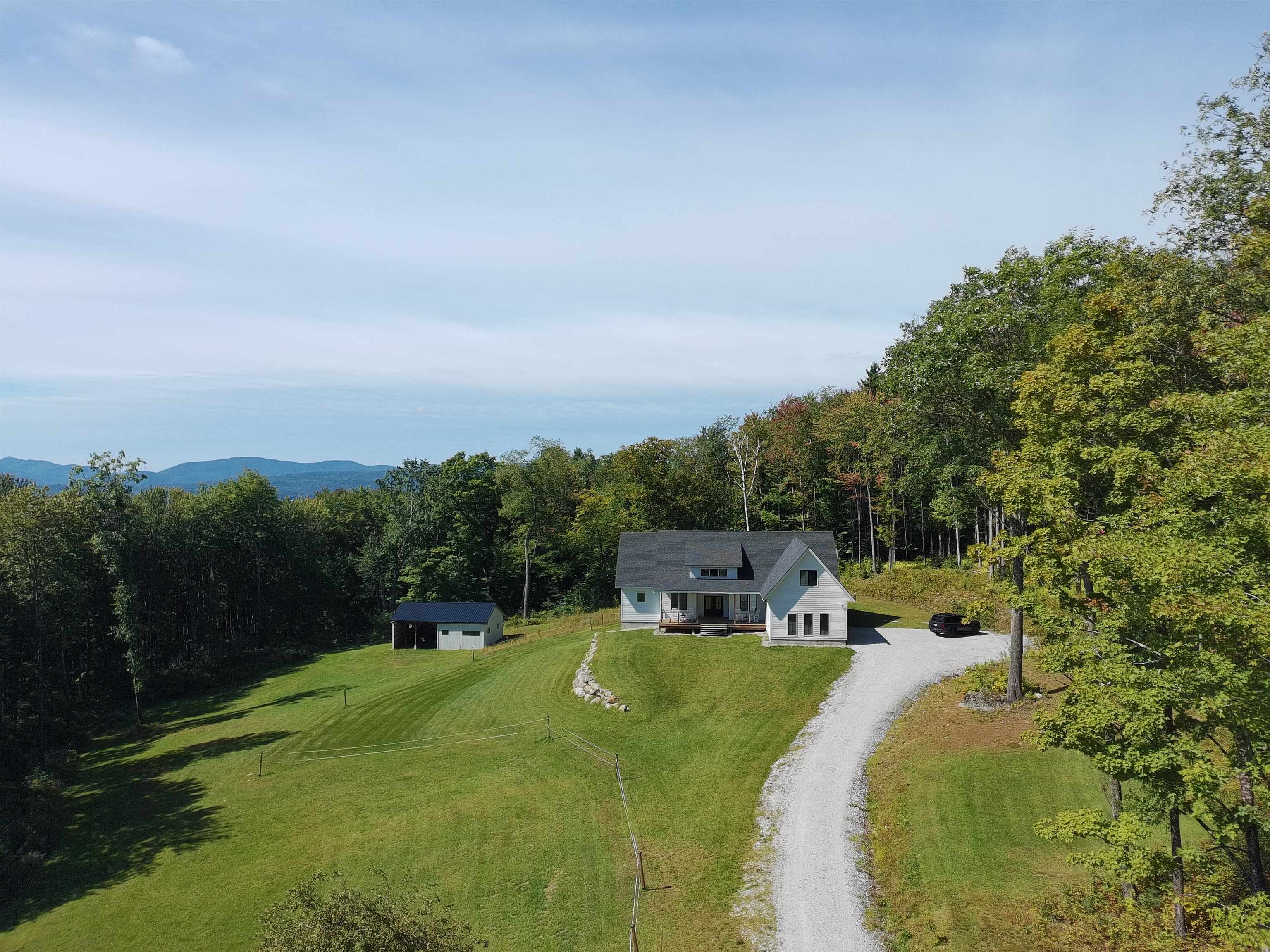 791 Journey End Property Photo 2