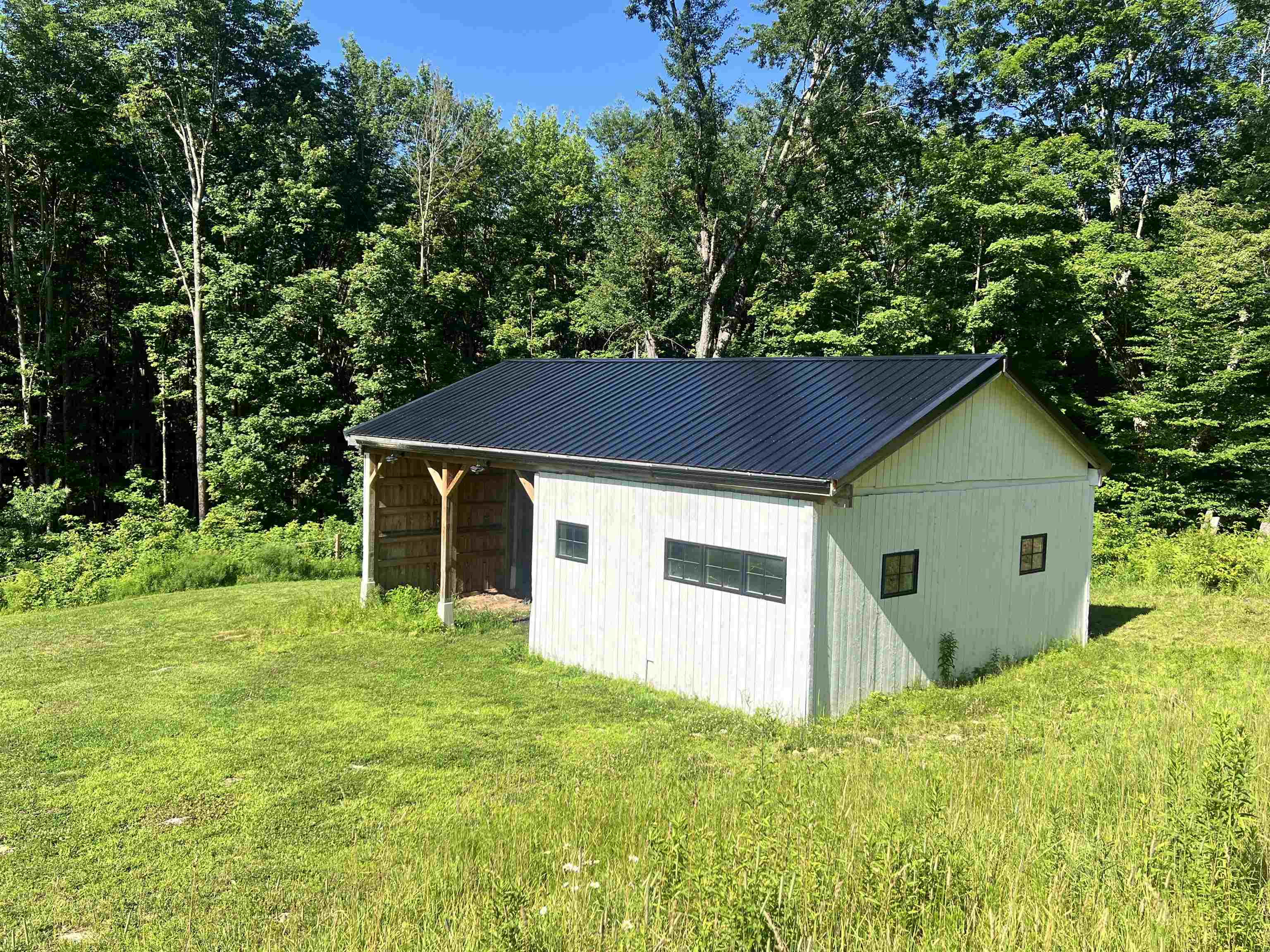 791 Journey End Property Photo 3