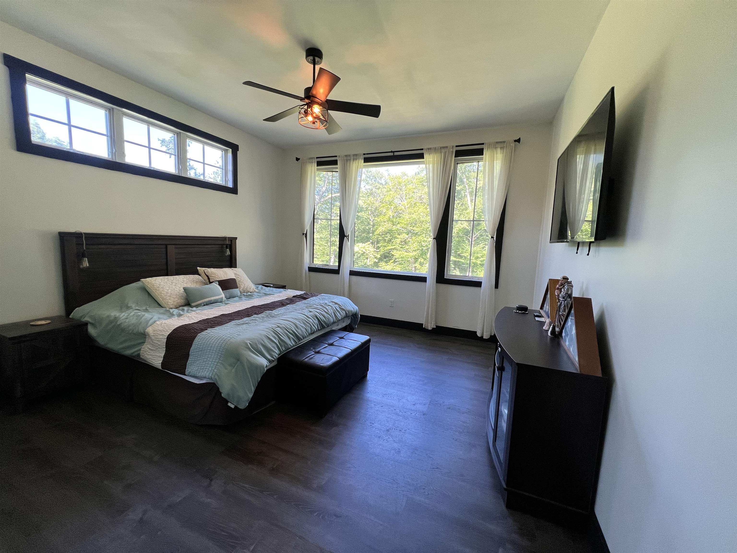 791 Journey End Property Photo 12