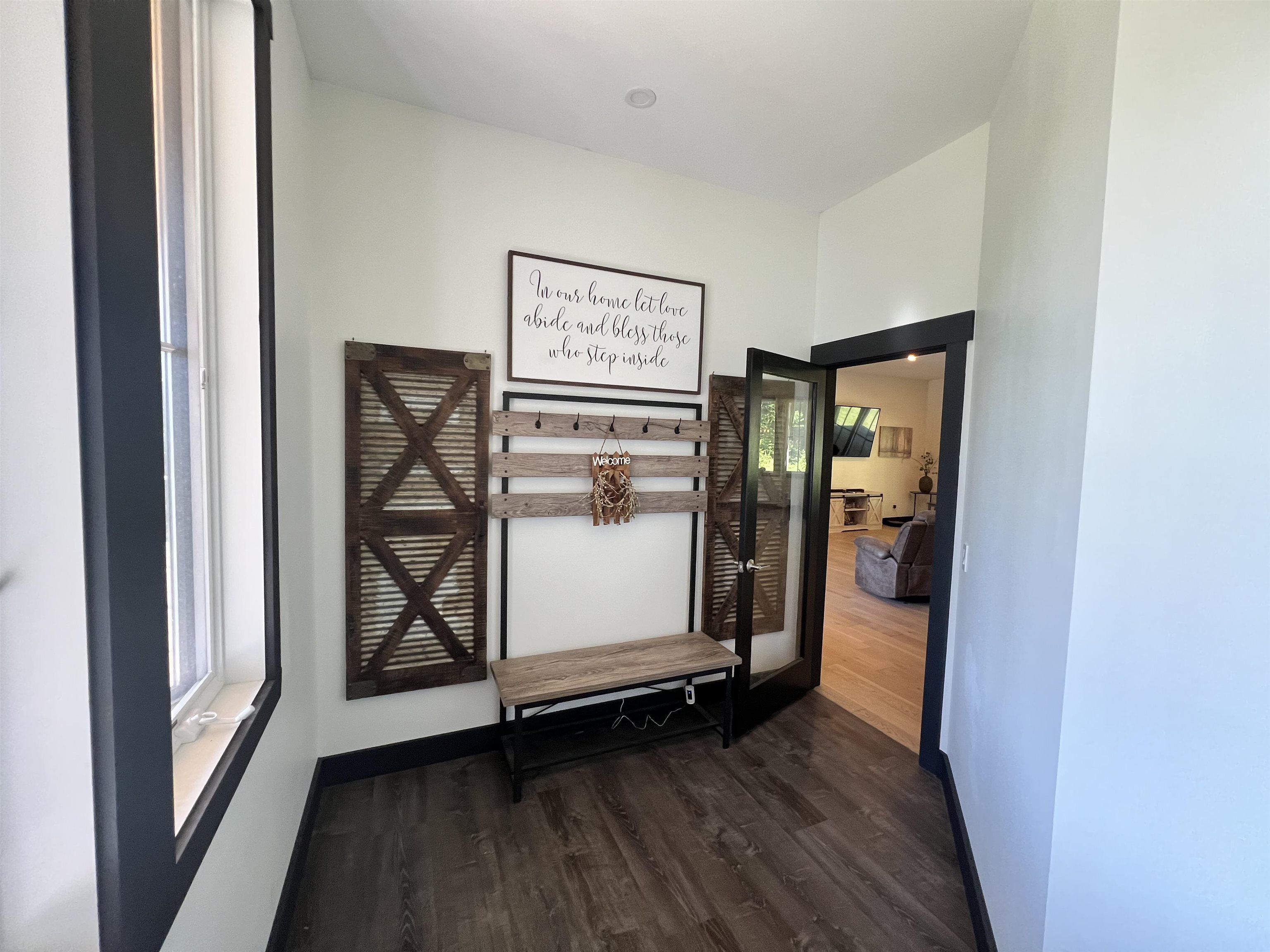 791 Journey End Property Photo 12