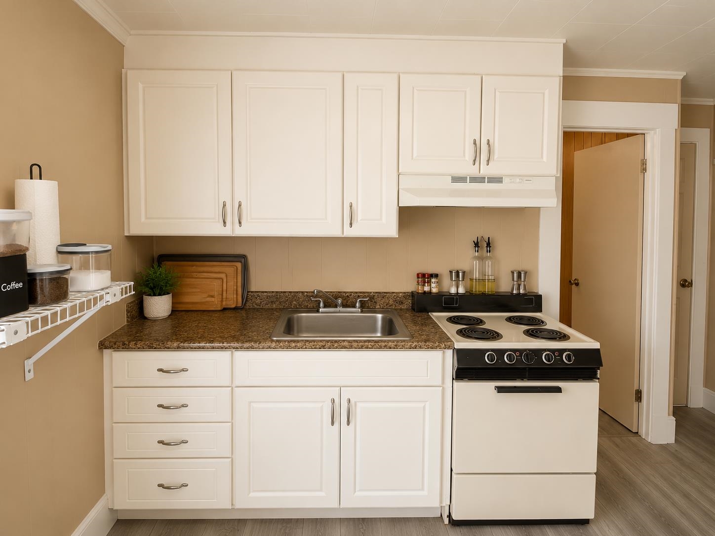 145 E Hollis Street Property Photo 14