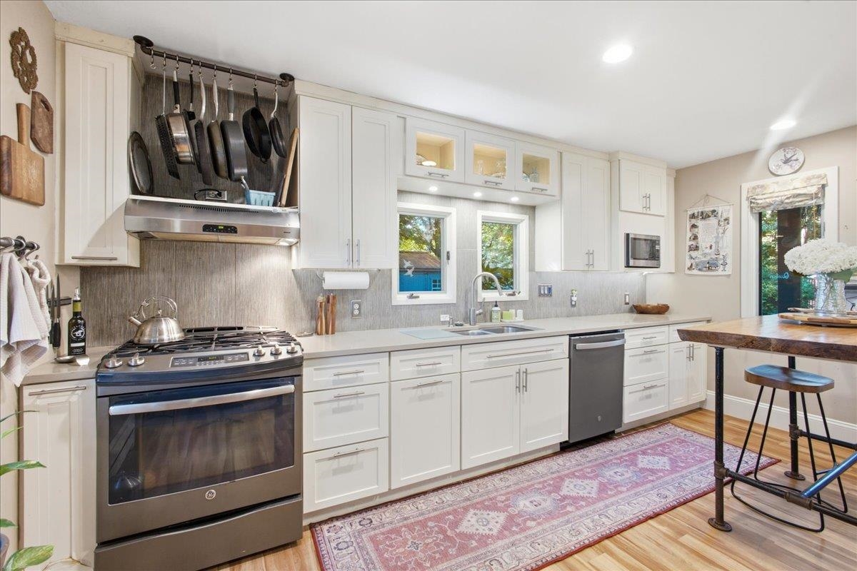 243 Biscayne Heights Property Photo 3