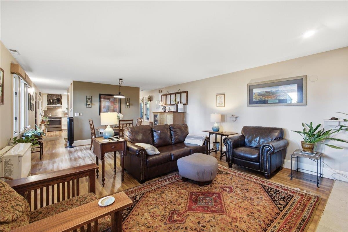 243 Biscayne Heights Property Photo 10