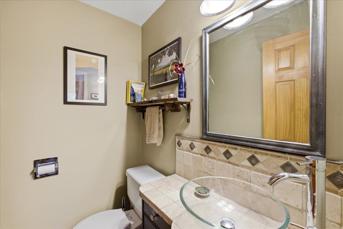 243 Biscayne Heights Property Photo 11